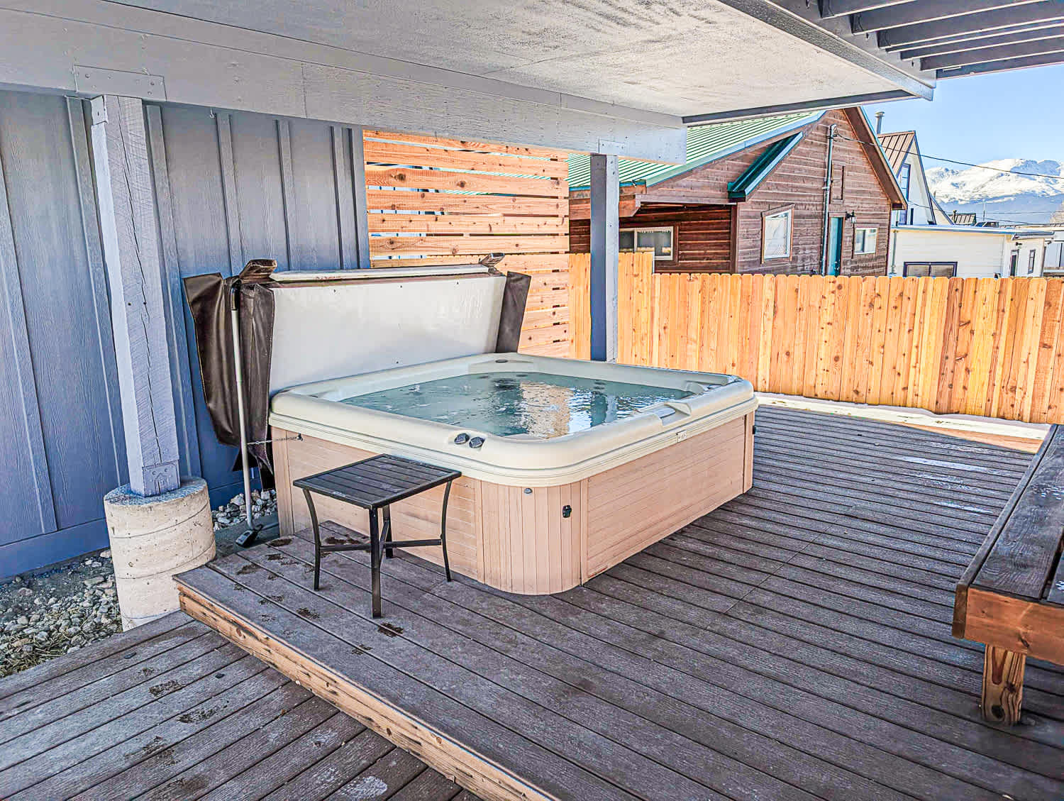 2BR - Hot Tub - Deck w/ Amazing Mountain Views — Leadville, CO — vacation rental