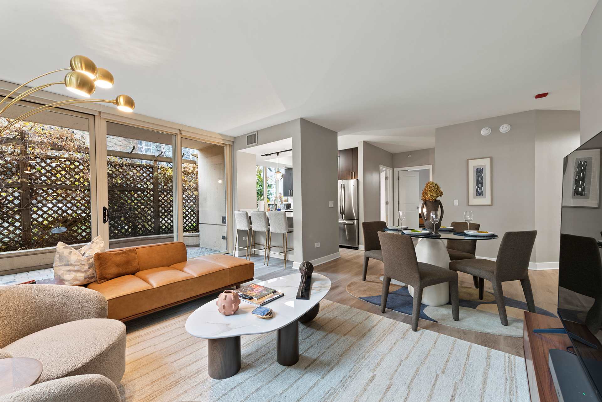 Designer 3br With Resort Amenities And Balcony - Chicago, IL
