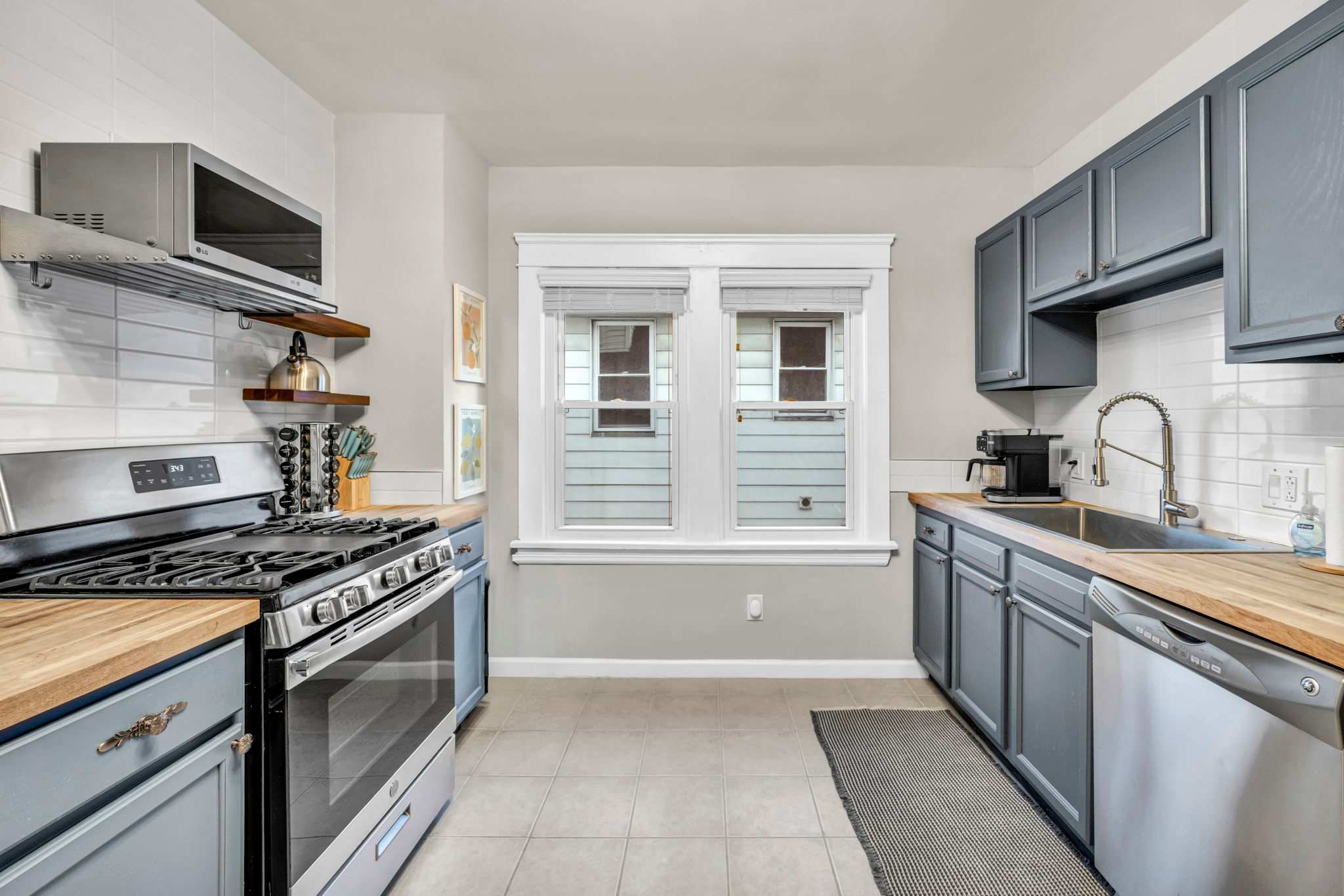 Modern Cleveland Getaway | Near Edgewater Park