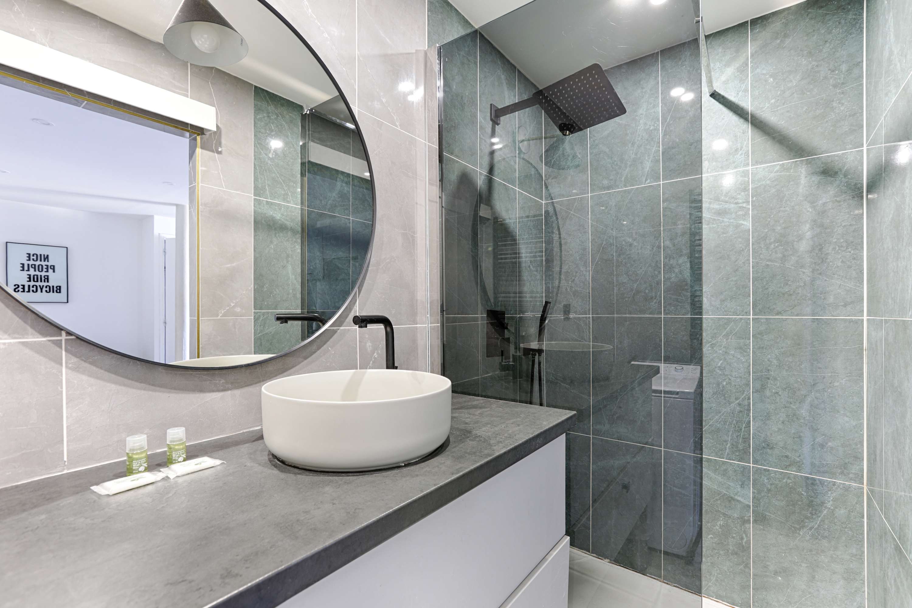 Appartement de Charme au coeur du 18ème – photo 13