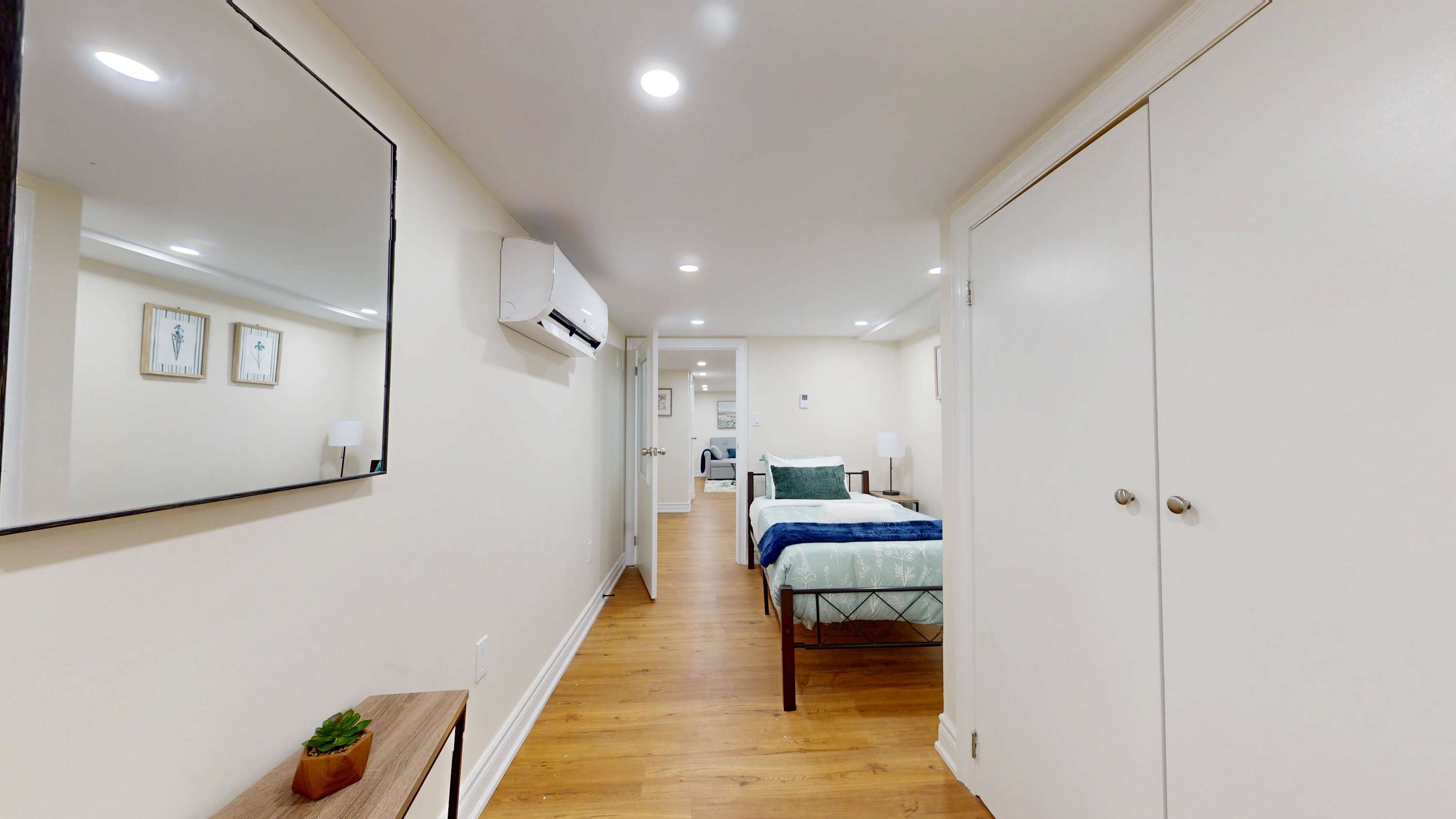  Single Bedroom with Fresh Linens 