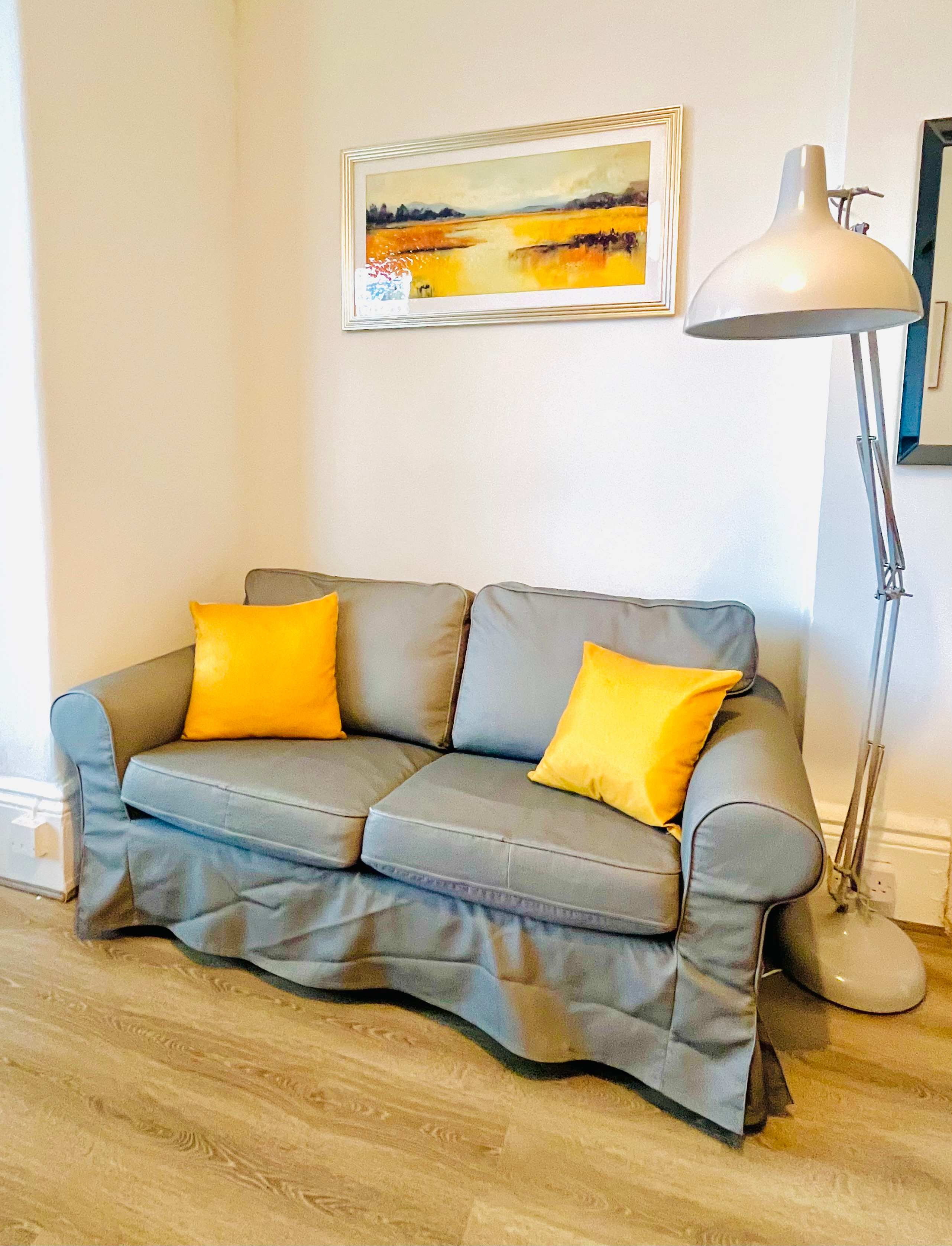 View Southsea Apartment: Close to Beach & Amenities in Palmerston Road 111 PO5 3PS Southsea Apartment: Close to Beach & Amenities in Palmerston Road 111 PO5 3PS - Property image 26 - VivreStays