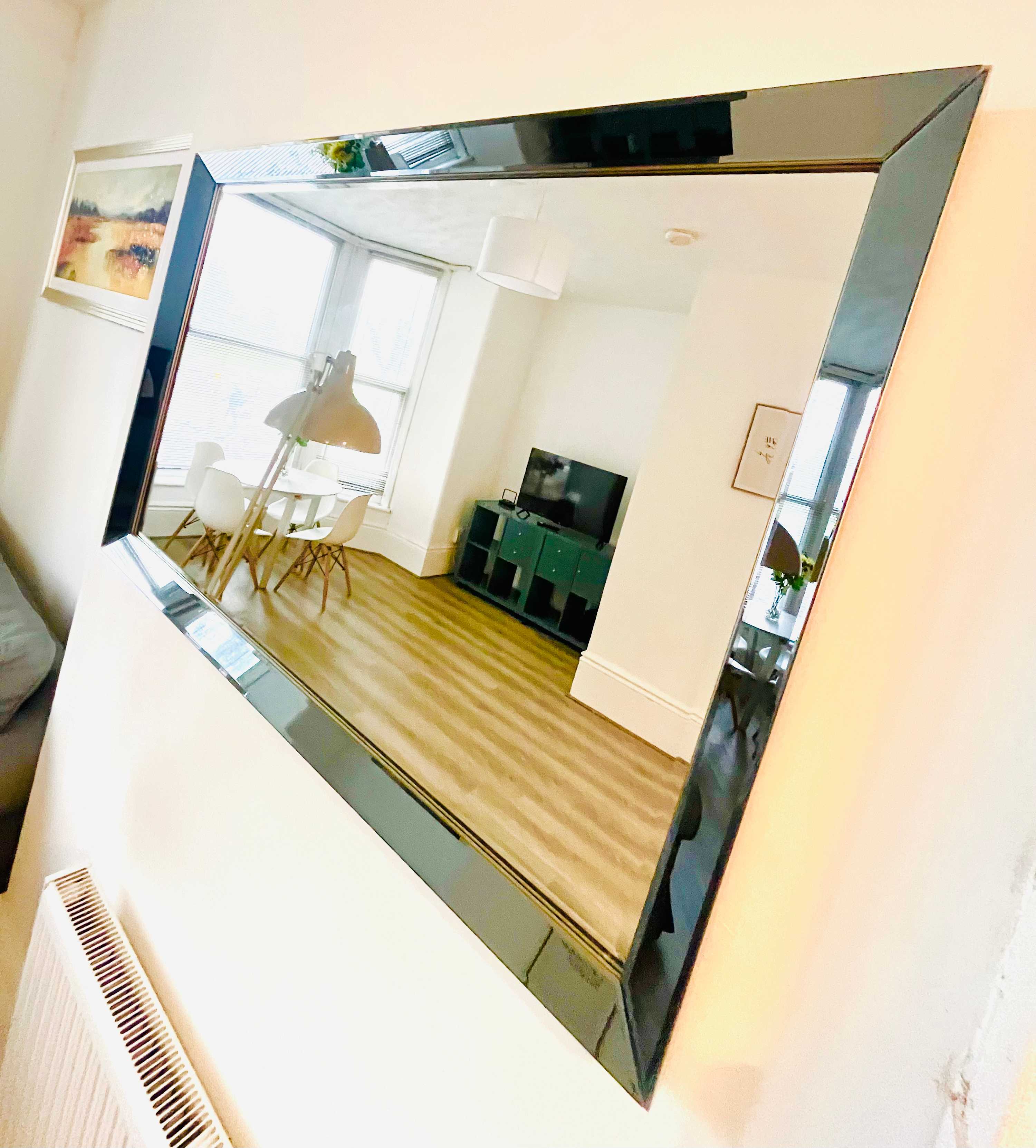 View Southsea Apartment: Close to Beach & Amenities in Palmerston Road 111 PO5 3PS Southsea Apartment: Close to Beach & Amenities in Palmerston Road 111 PO5 3PS - Property image 29 - VivreStays