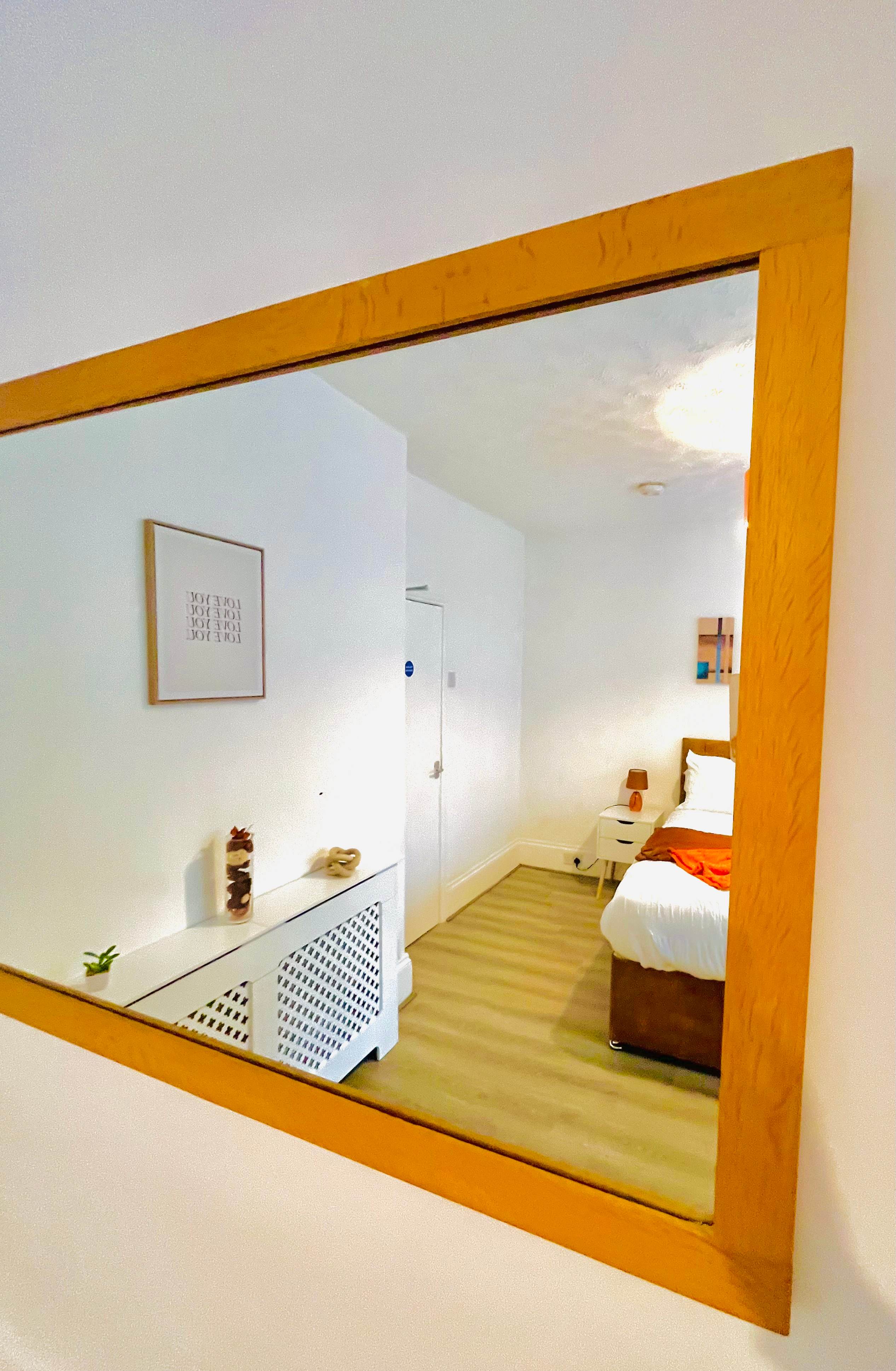 View Southsea Apartment: Close to Beach & Amenities in Palmerston Road 111 PO5 3PS Southsea Apartment: Close to Beach & Amenities in Palmerston Road 111 PO5 3PS - Property image 31 - VivreStays