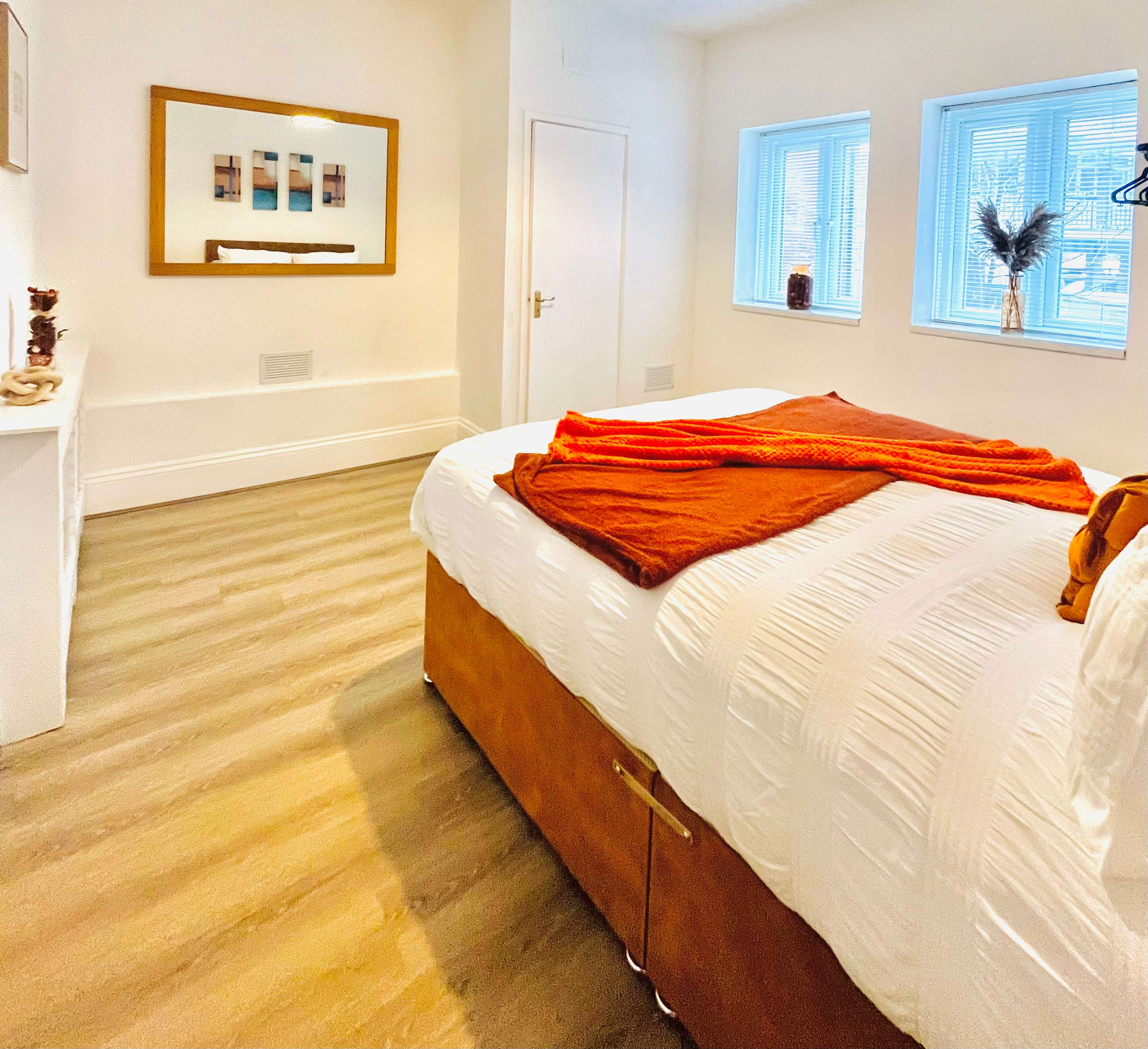 View Southsea Apartment: Close to Beach & Amenities in Palmerston Road 111 PO5 3PS Southsea Apartment: Close to Beach & Amenities in Palmerston Road 111 PO5 3PS - Property image 20 - VivreStays
