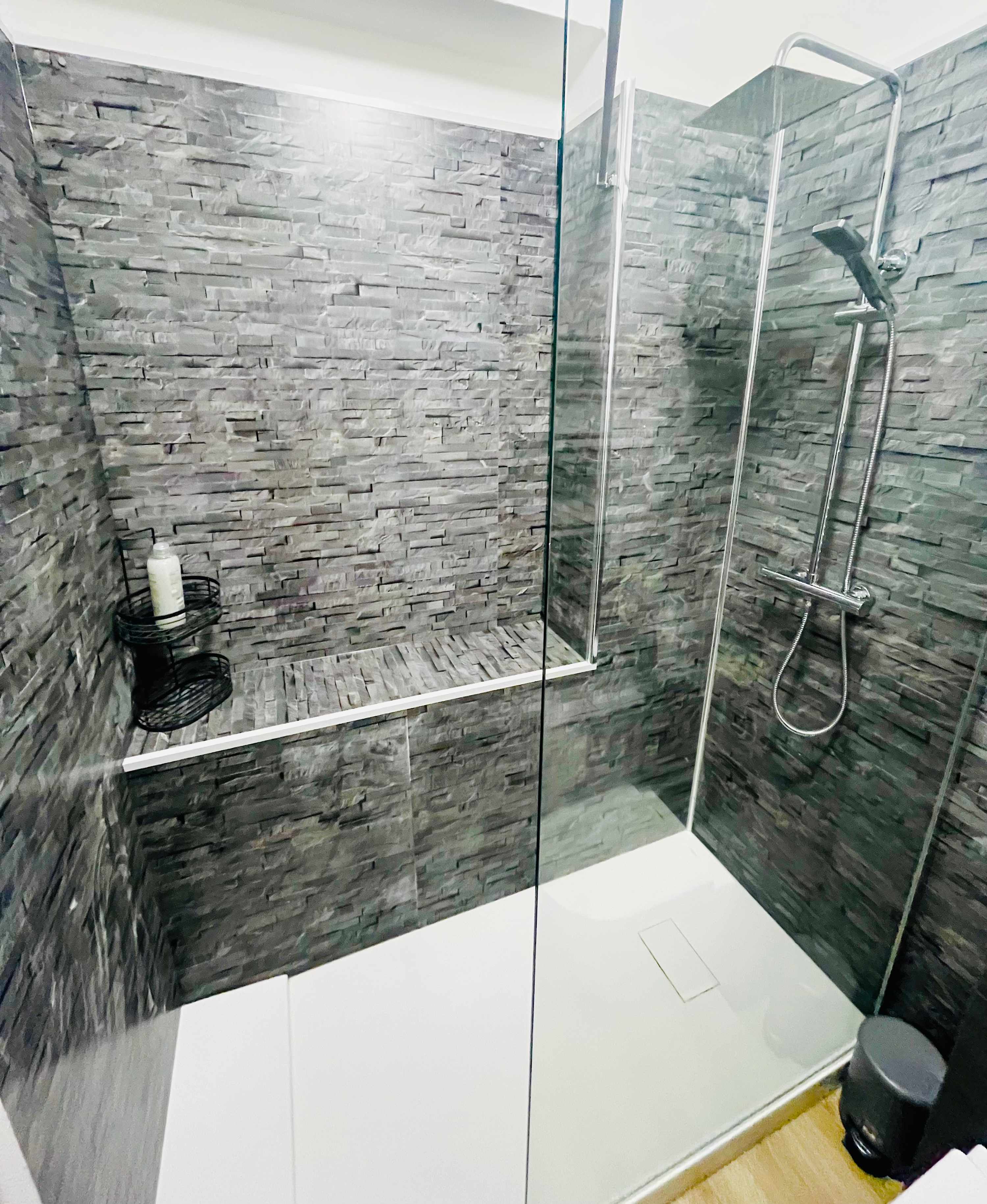 View Southsea Apartment: Close to Beach & Amenities in Palmerston Road 111 PO5 3PS Southsea Apartment: Close to Beach & Amenities in Palmerston Road 111 PO5 3PS - Property image 10 - VivreStays