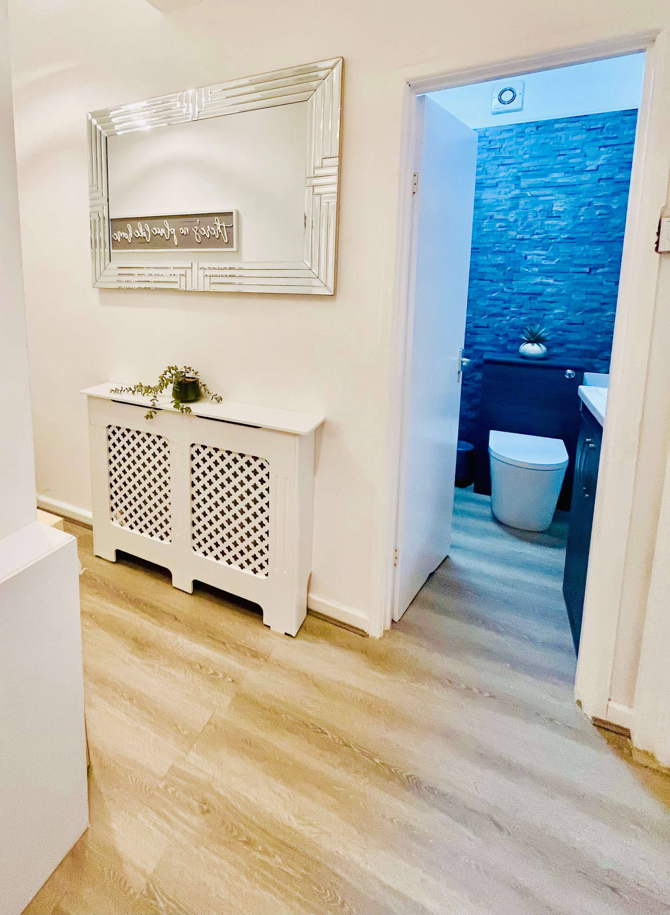 View Southsea Apartment: Close to Beach & Amenities in Palmerston Road 111 PO5 3PS Southsea Apartment: Close to Beach & Amenities in Palmerston Road 111 PO5 3PS - Property image 3 - VivreStays