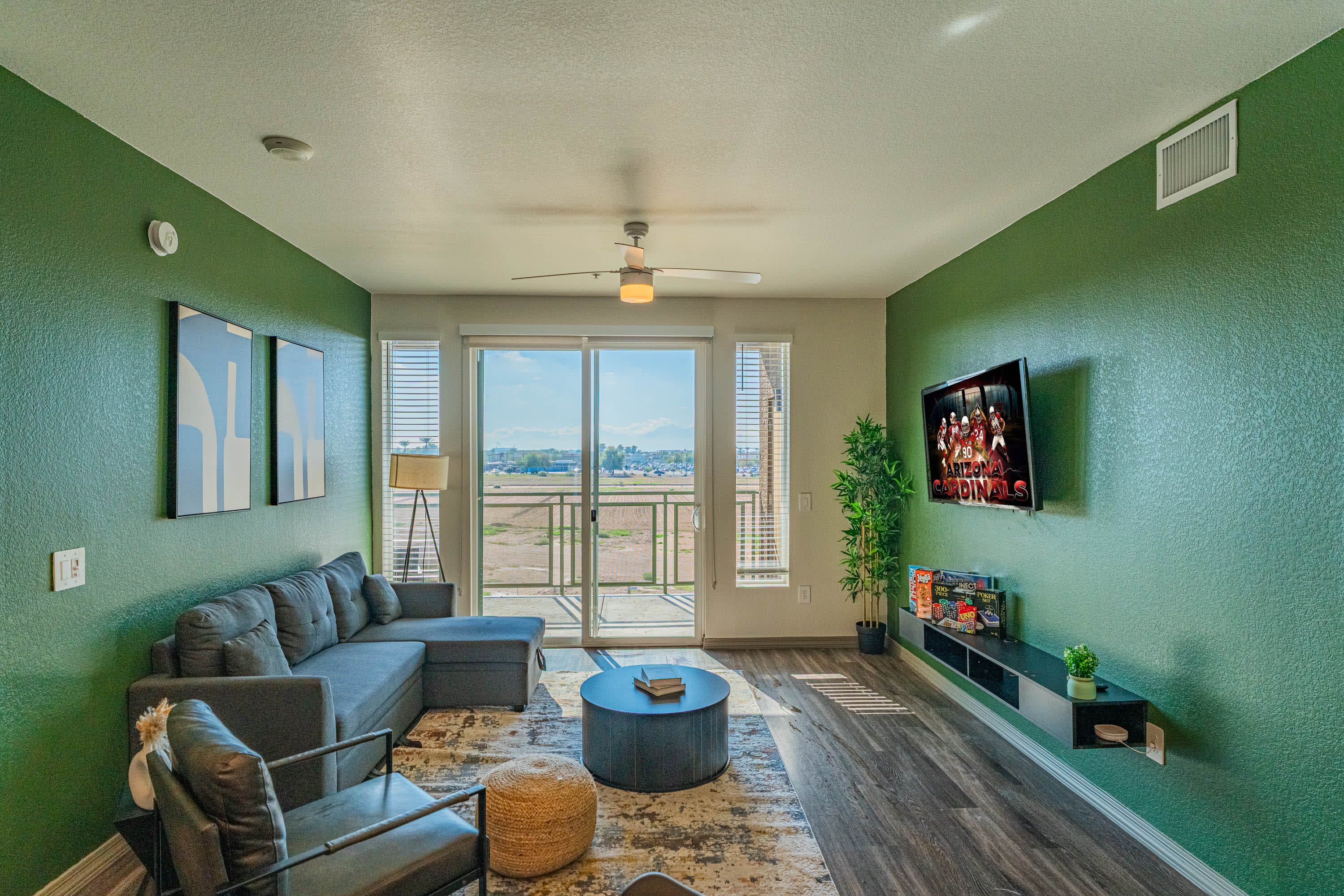 Spot Near Westagate W/balcony,pool,gym,parking,w/d - Glendale, AZ