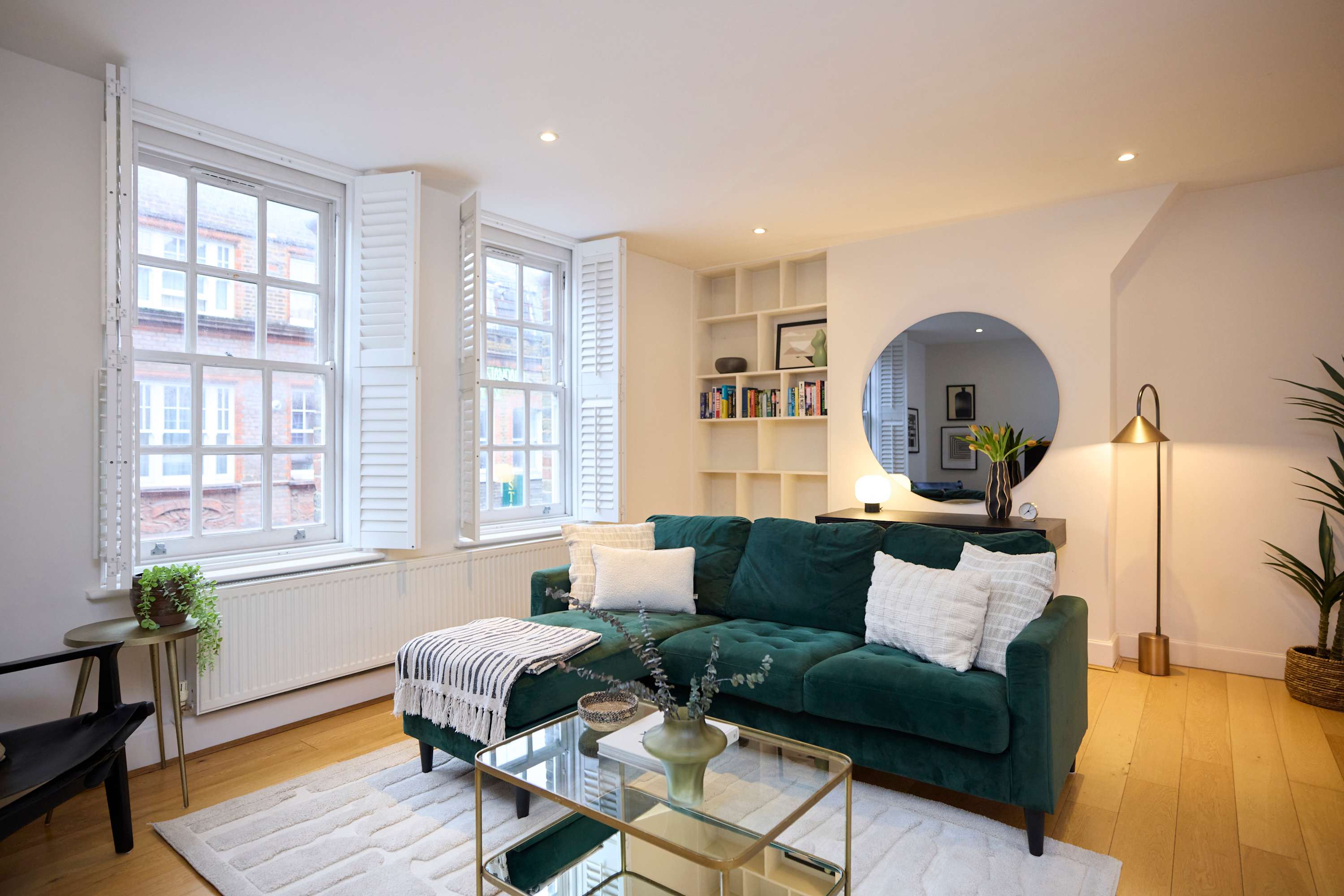 Brick Lane Duplex Styled Living in the Heart of Shoreditch serviced apartment - London - VivreStays