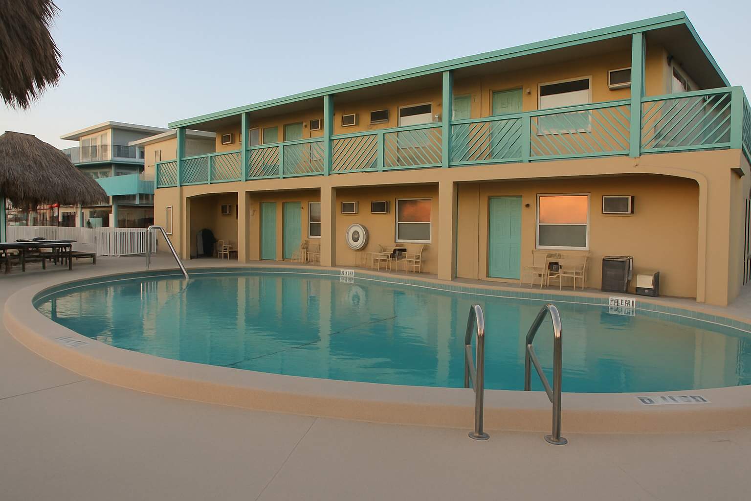 Charming Gulf front condo with views of Belleair Beach outdoor pool central AC — Belleair Beach, FL — vacation rental