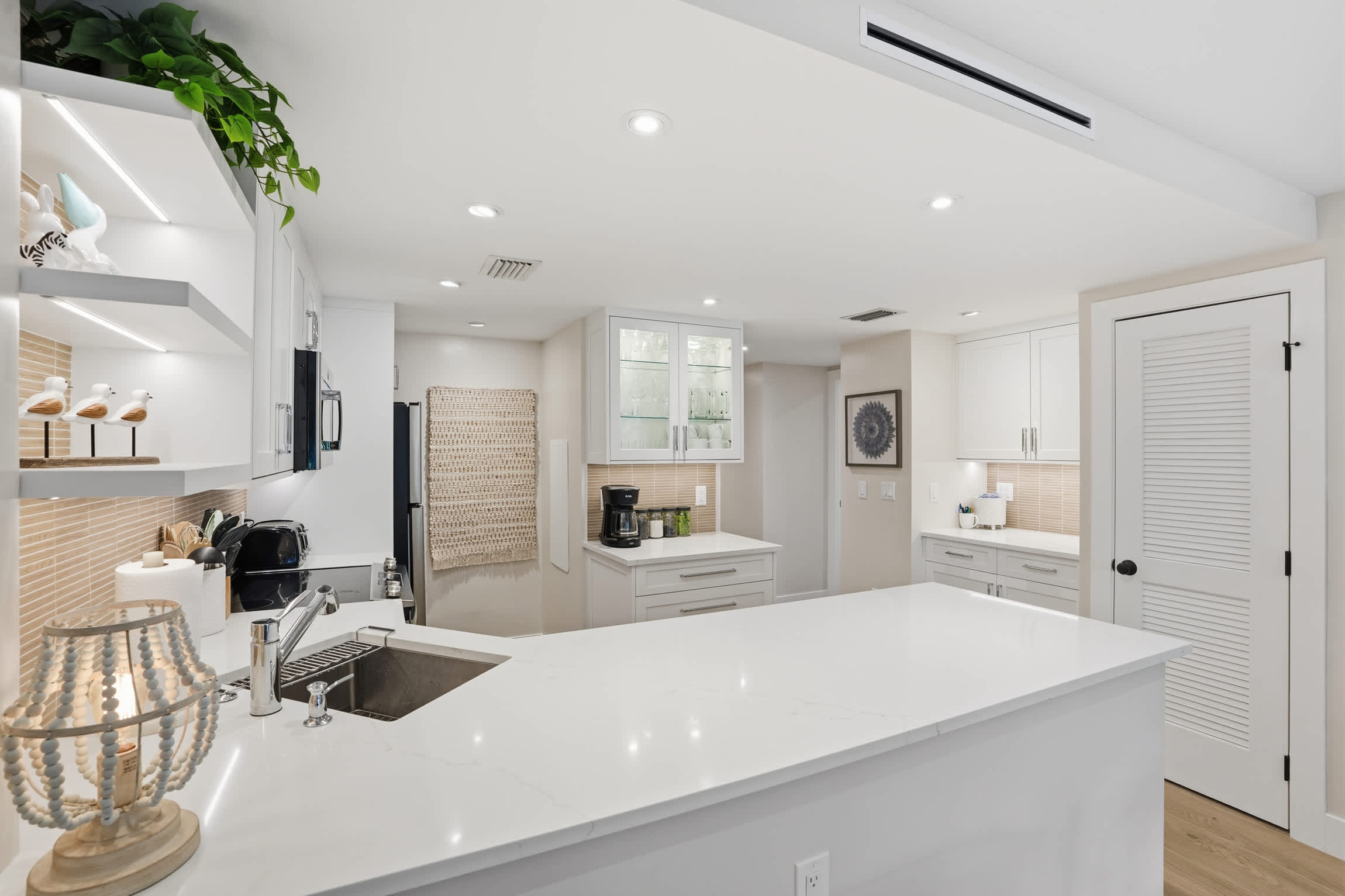 J 156 Updated Designer Furnished With Lake Views | Photo 18