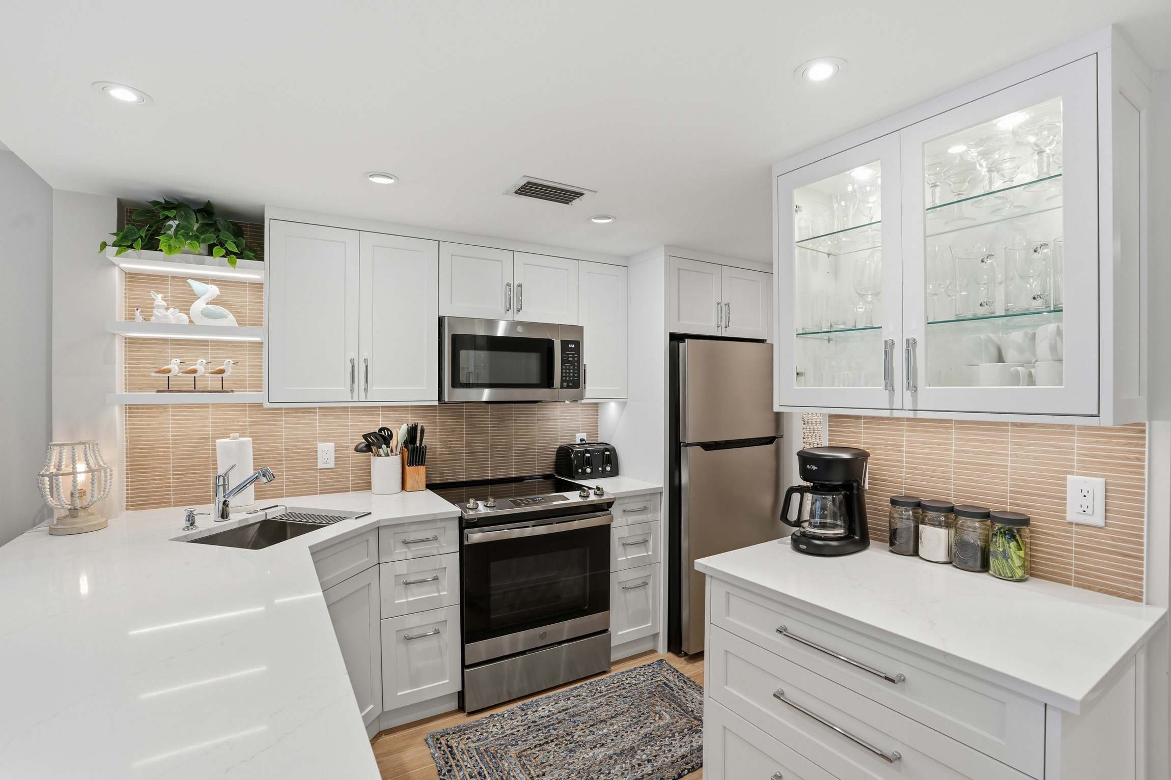 J 156 Updated Designer Furnished With Lake Views | Photo 2