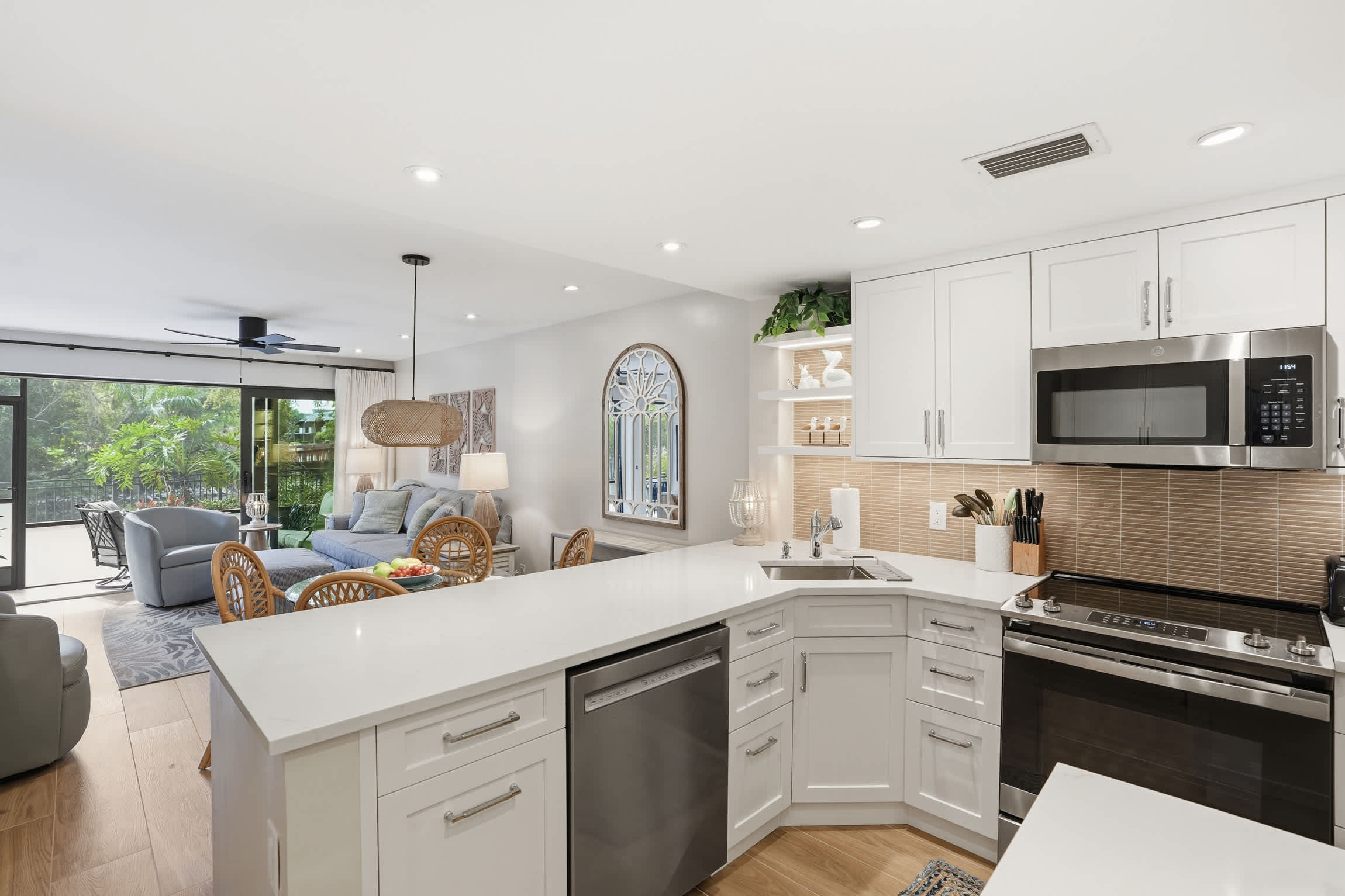 J 156 Updated Designer Furnished With Lake Views | Photo 17