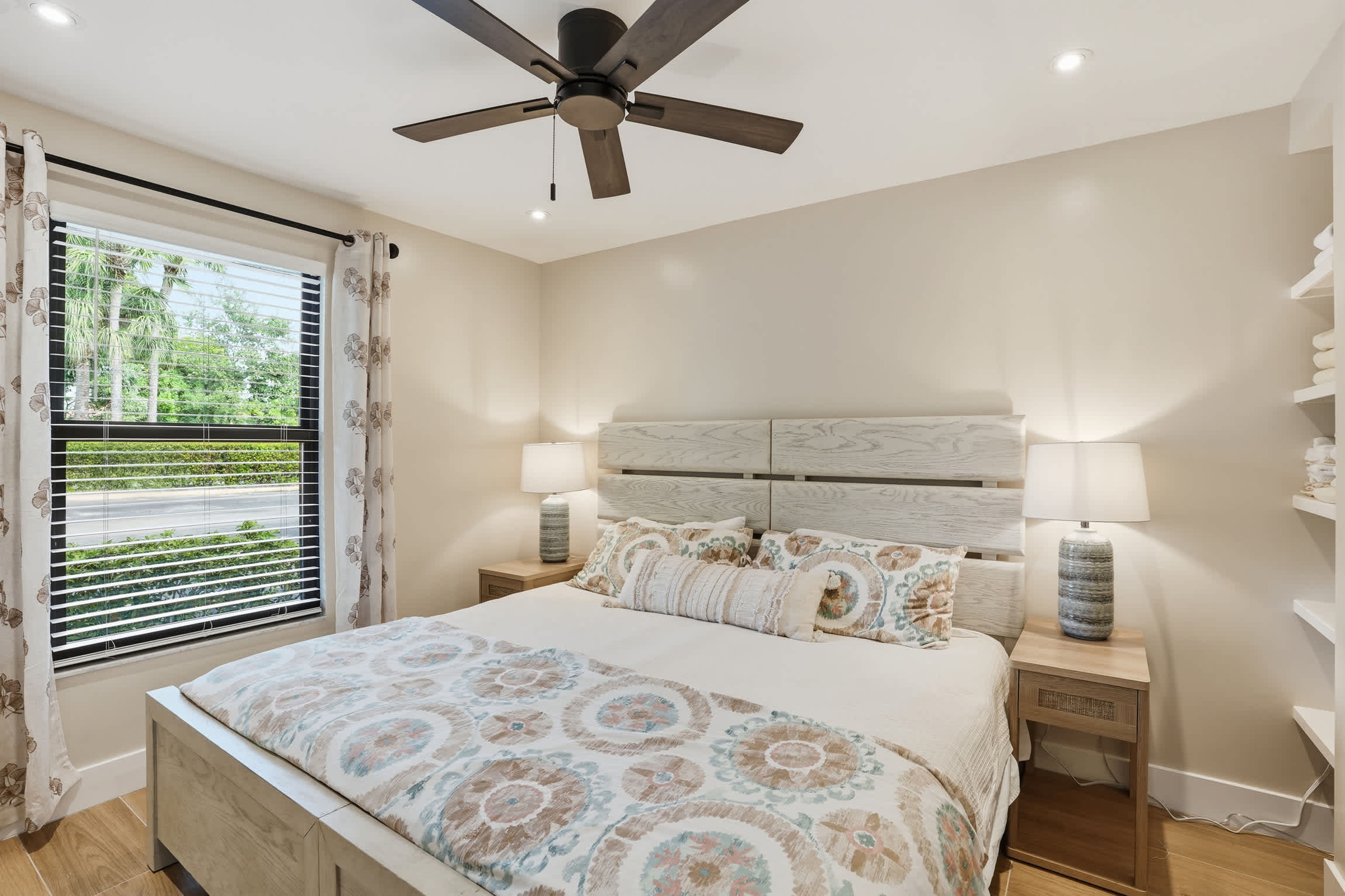 J 156 Updated Designer Furnished With Lake Views | Photo 26