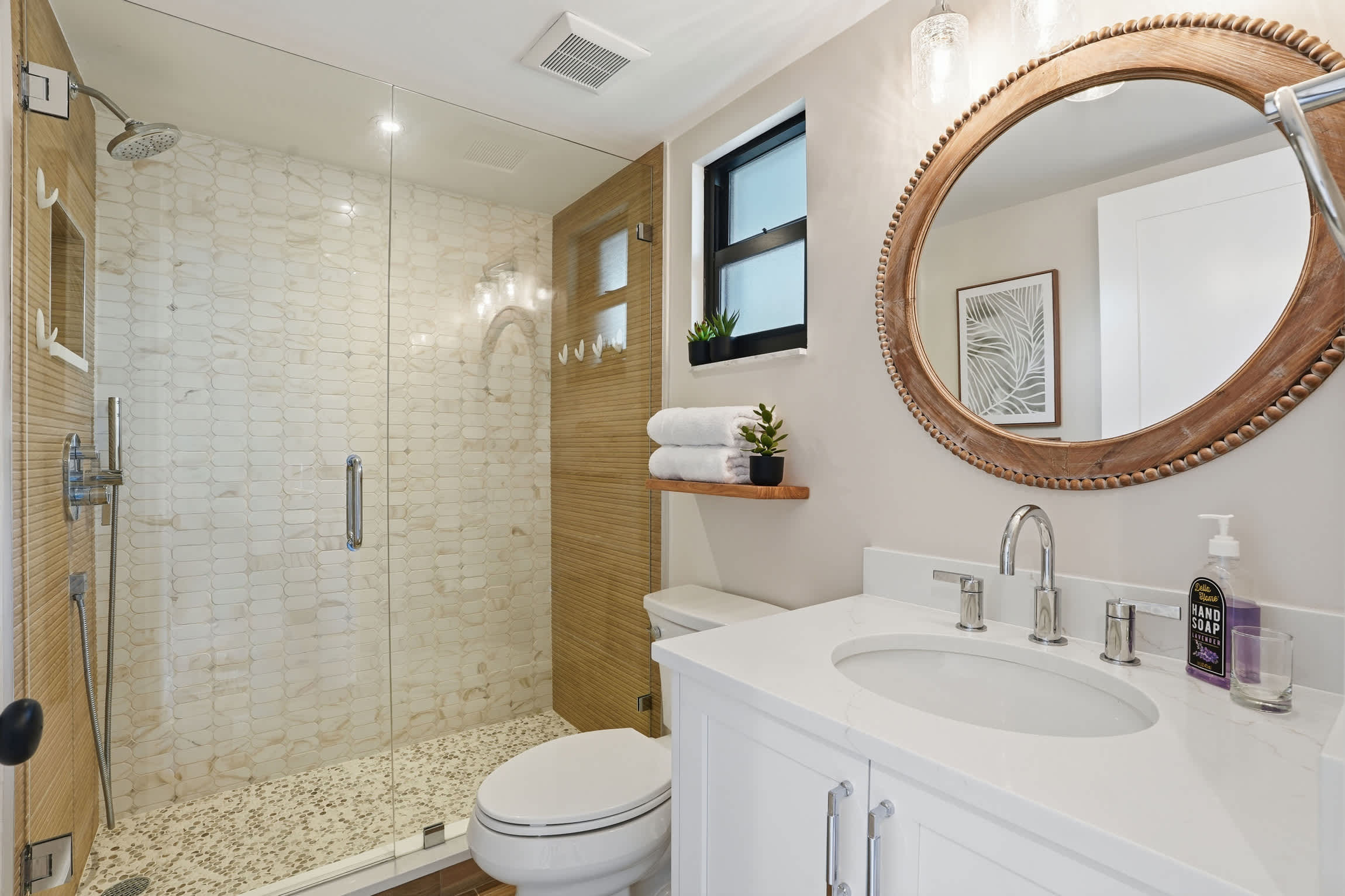 J 156 Updated Designer Furnished With Lake Views | Photo 28