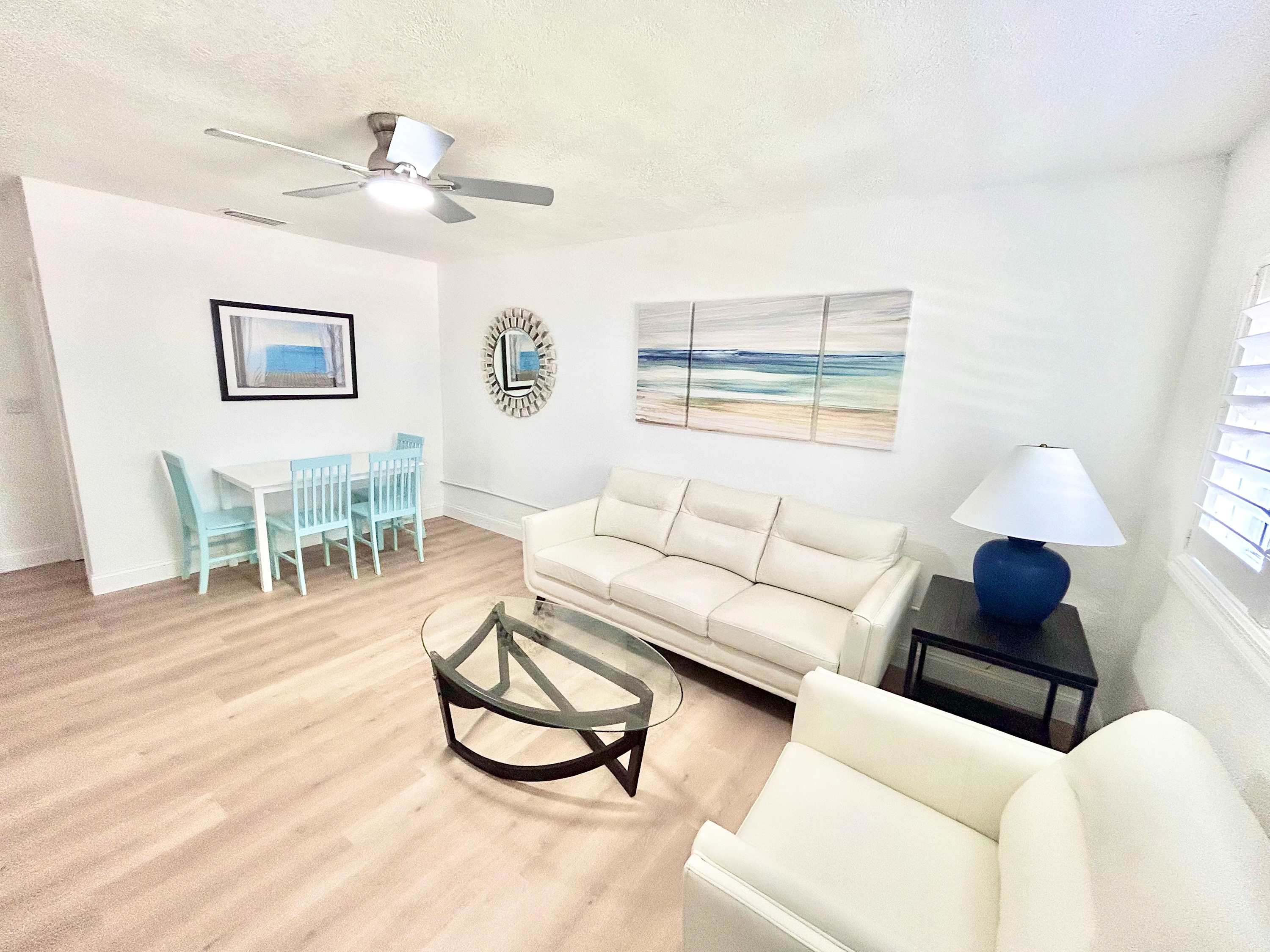 Newly Renovated Modern Apartment - 1 of 2