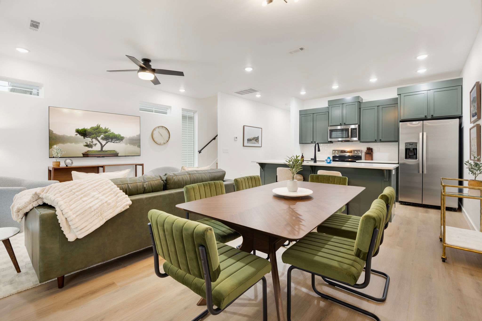 Downtown Luxe-Easy 0.7 mi walk to DT-New/Modern 2