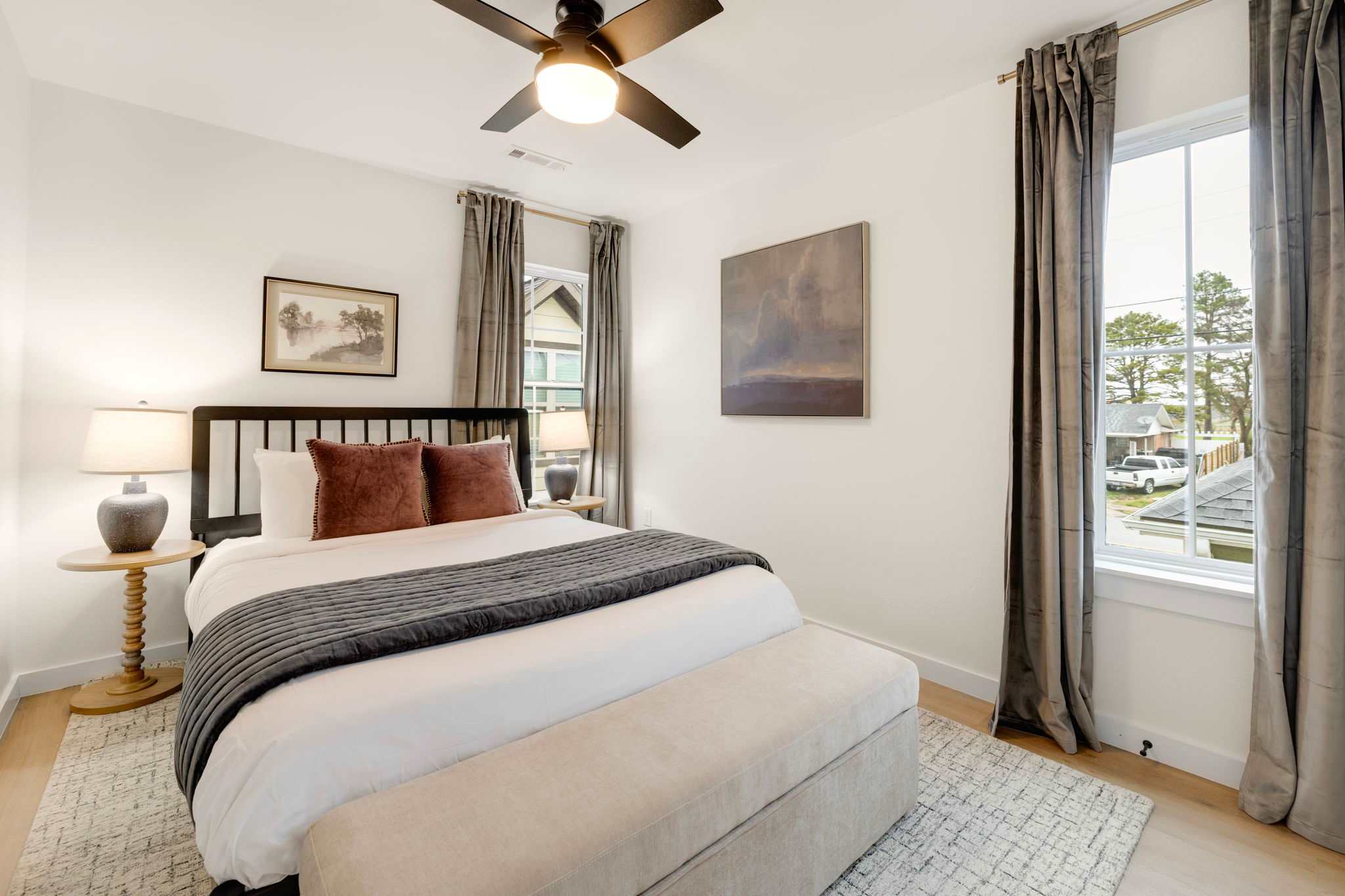 Downtown Luxe-Easy 0.7 mi walk to DT-New/Modern 5