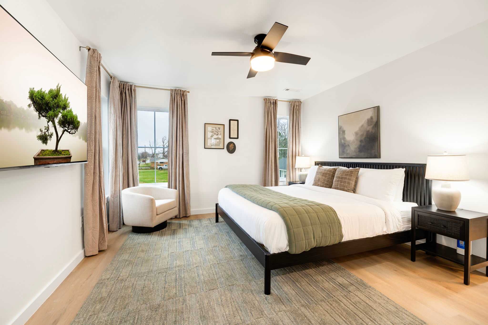 Downtown Luxe-Easy 0.7 mi walk to DT-New/Modern 4