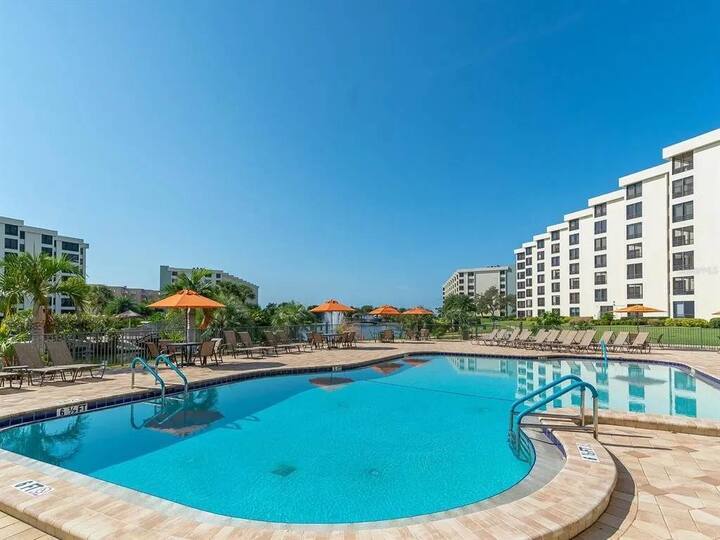 Luxury Beachfront Condo in Siesta Key