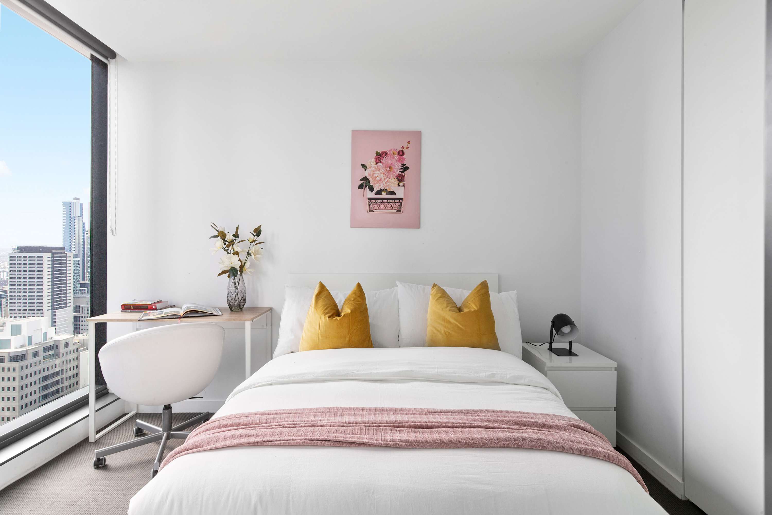 Bright & Chic 2BR Apt Pet-Friendly Walk to Station — Melbourne, VIC — vacation rental