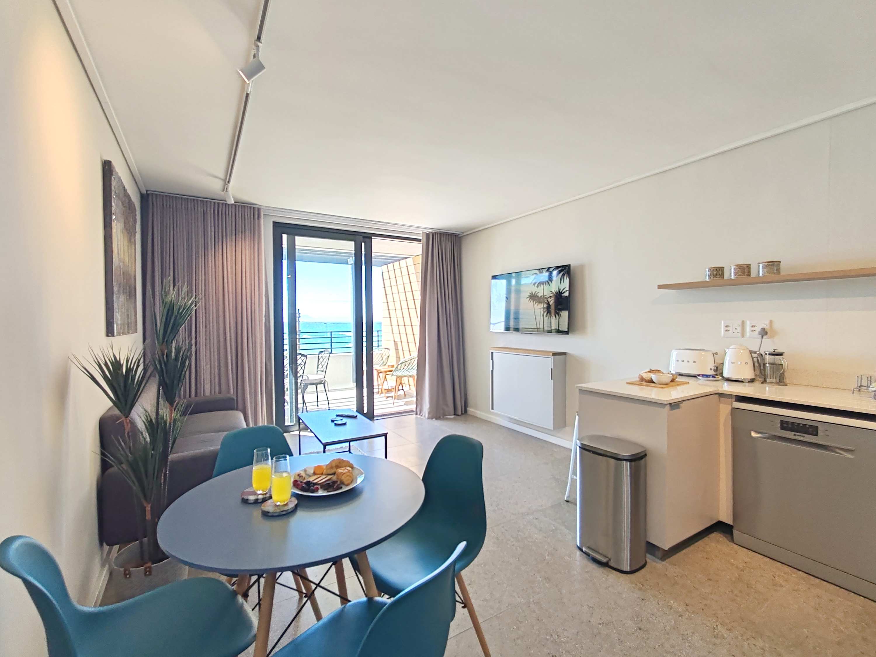 Wavescapes Shoreline Stay — Muizenberg, Western Cape — vacation rental