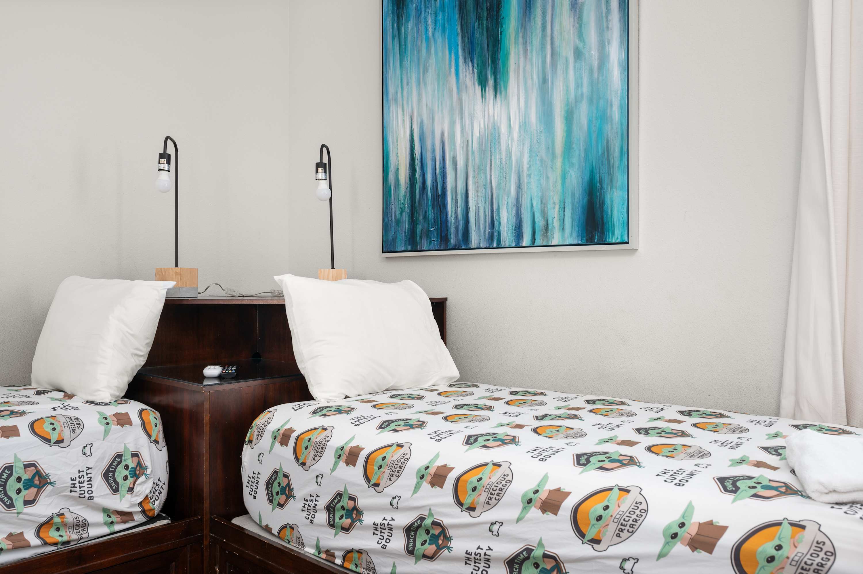 Townhouse w/ covered patio & full kitchen)