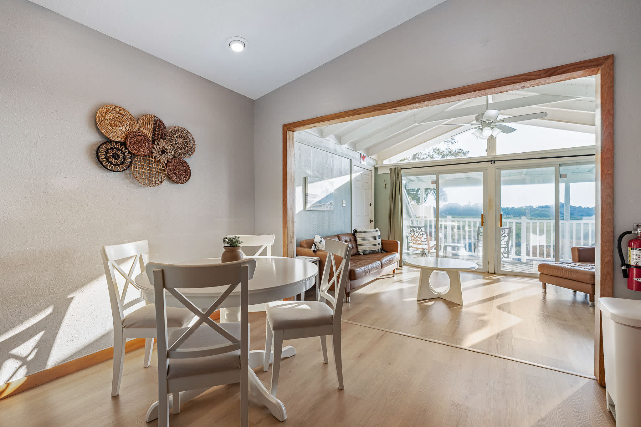 Sunset Suite | Pool | Waterfront Deck — photo 14