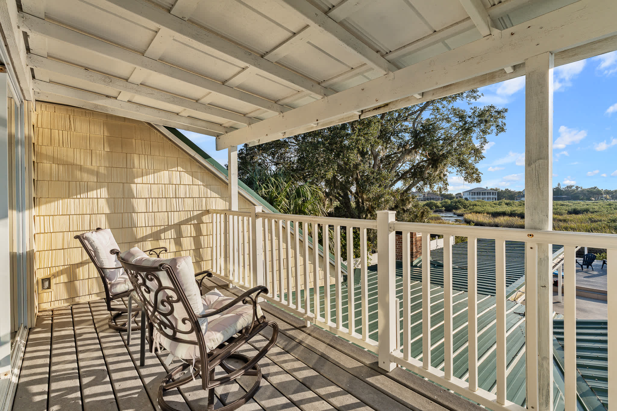Sunset Suite | Pool | Waterfront Deck — photo 19