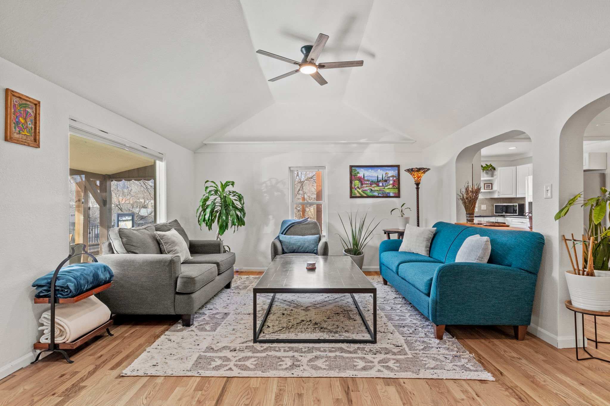 Private Yard w Mountain Views, Walk to Old CO City — Colorado Springs, CO — vacation rental