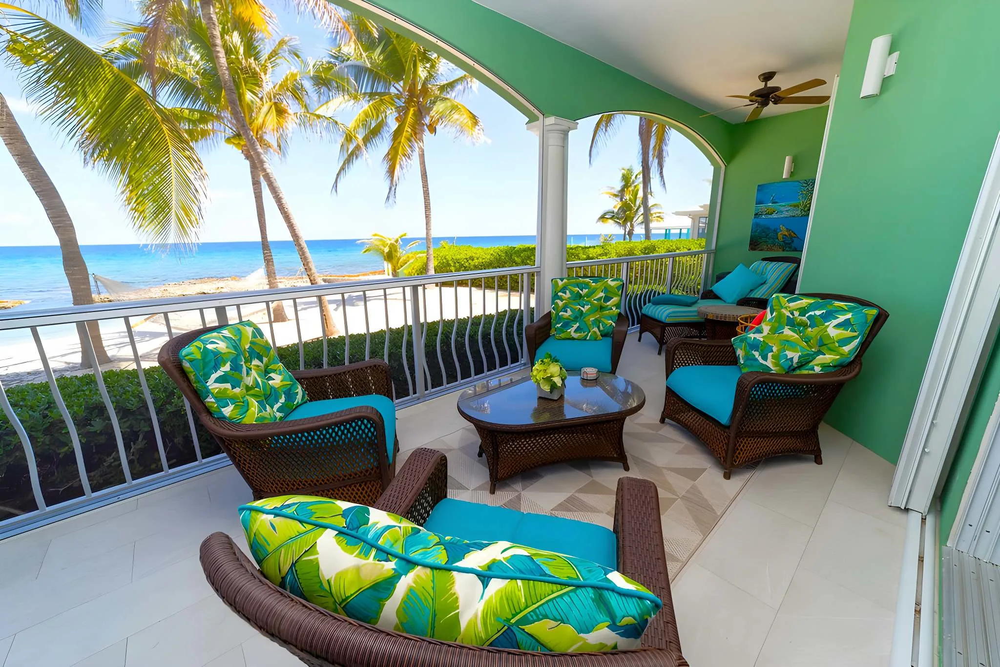 Spacious 3 Bd Beachfront Ground Flr Condo w/ Pool