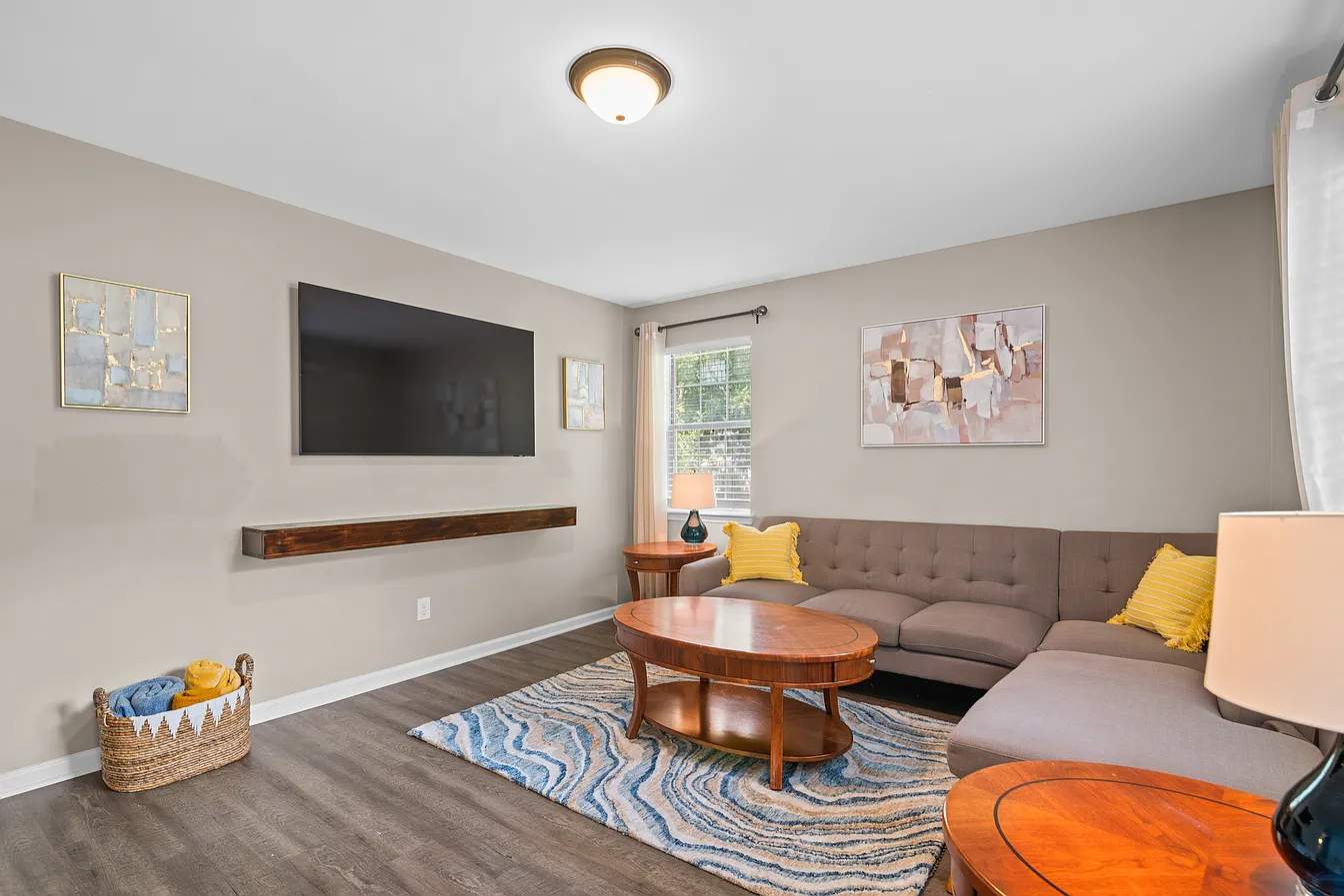 Modern Charlotte Stay, Pet Friendly, Fenced — Charlotte, NC — vacation rental