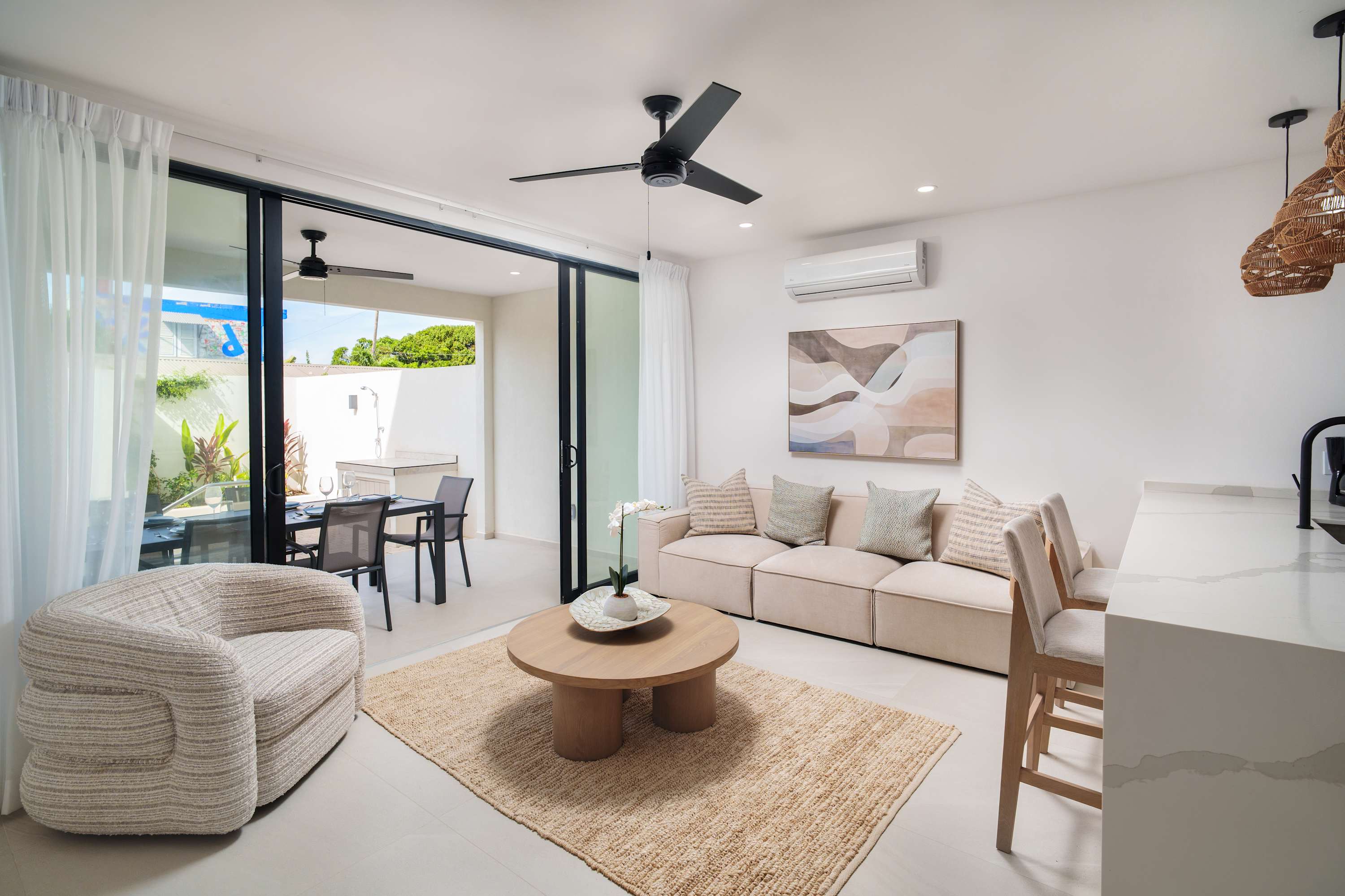 Beach 5min, Elegant 3BR Pool Villa! Near Holetown