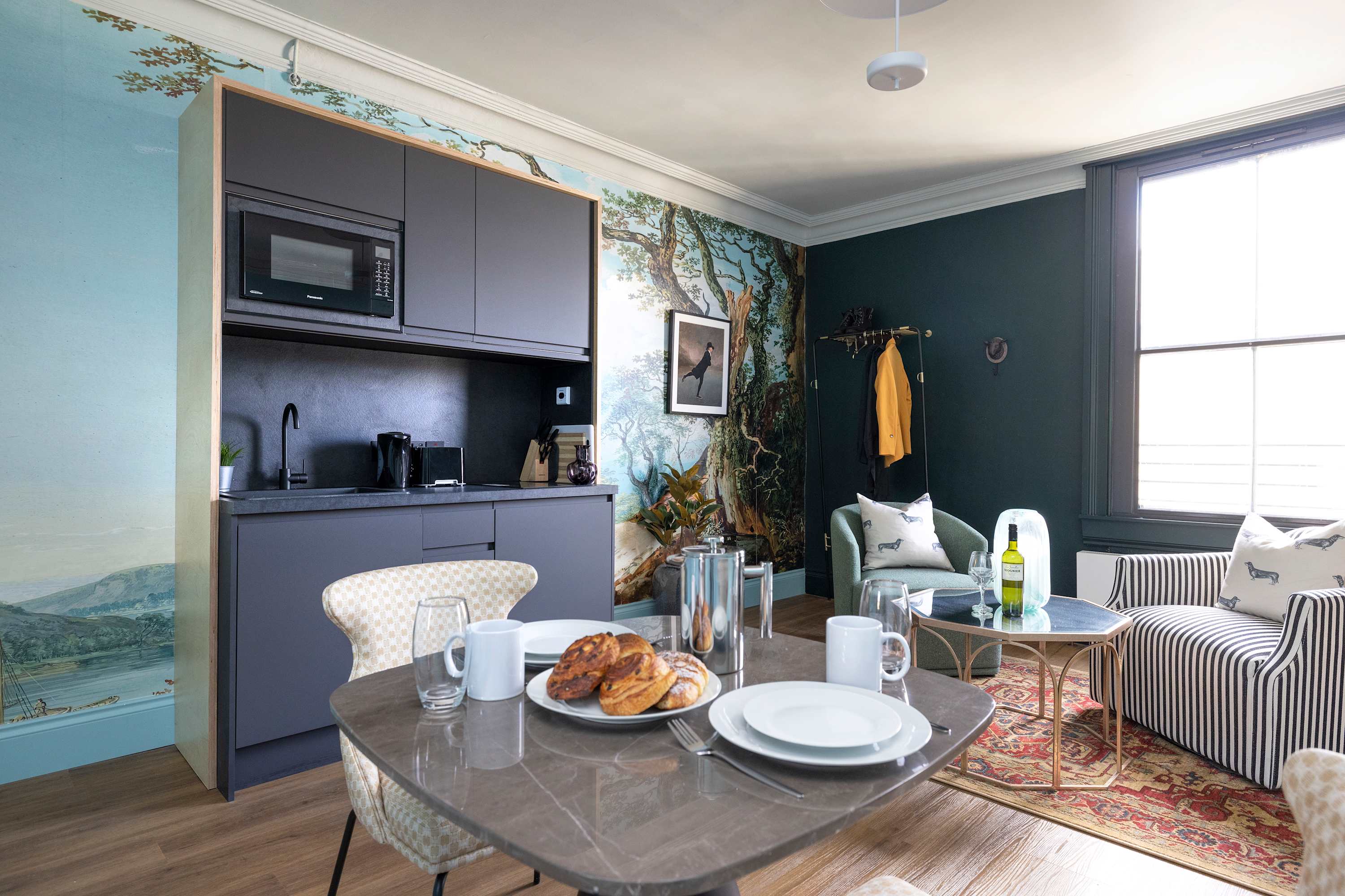Superior Studio near the Castle-4th floor in Castle Street 30 EH2 3HT - Property image 10 - VivreStays