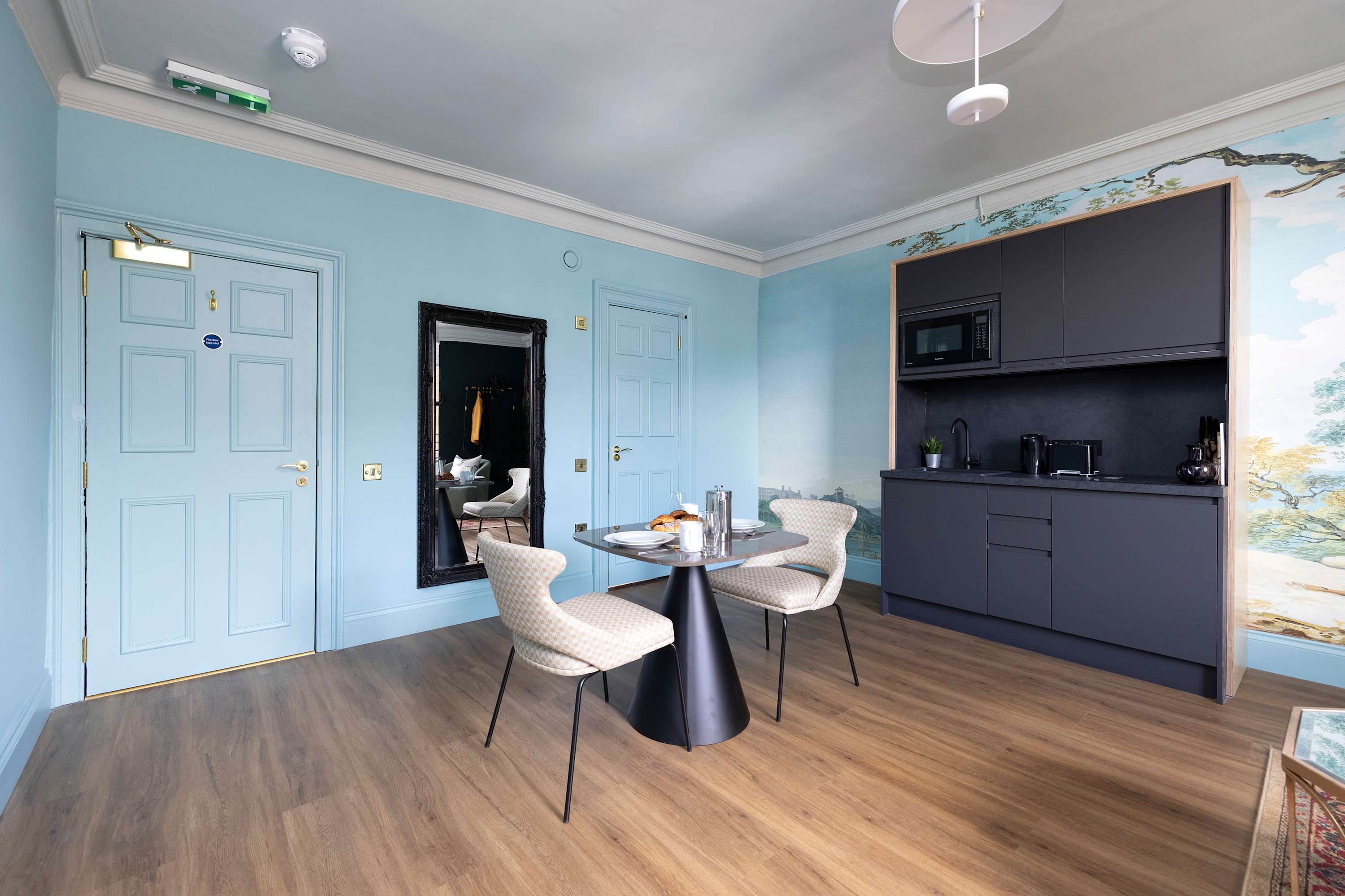 Superior Studio near the Castle-4th floor in Castle Street 30 EH2 3HT - Property image 8 - VivreStays