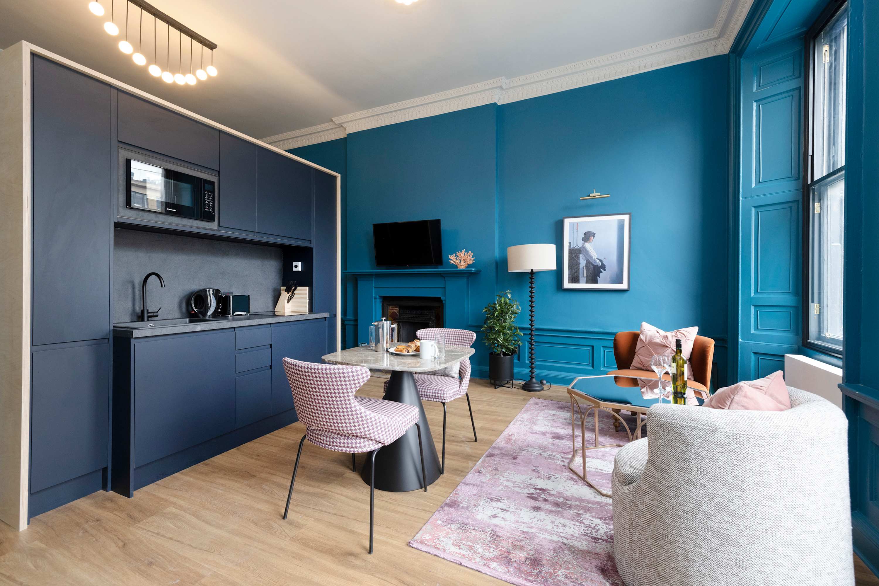 Bright Studio with Castle View in Castle Street 30 EH2 3HT - Property image 5 - VivreStays