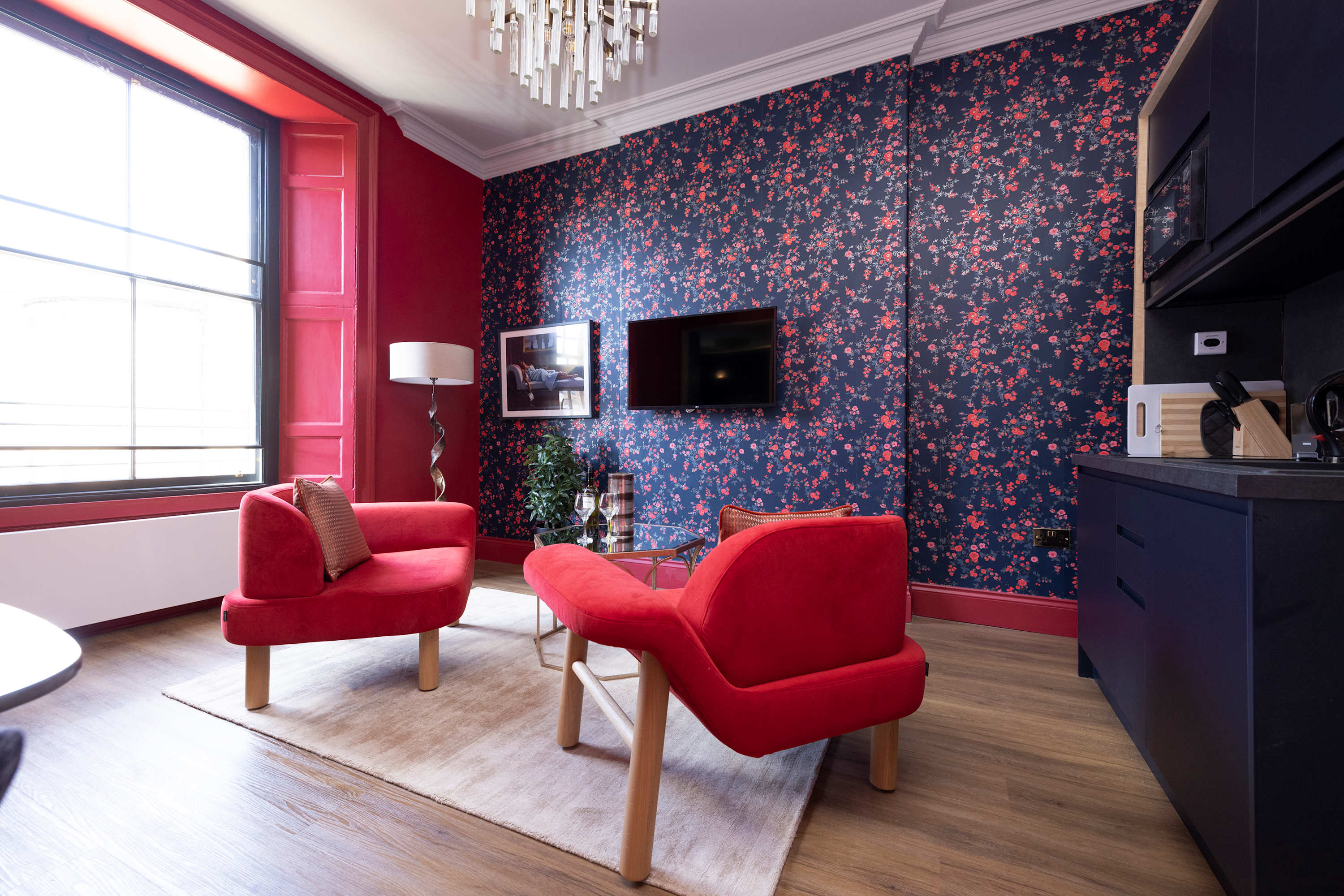 Elegant Studio 15 mins to the Castle serviced apartment - Edinburgh - VivreStays
