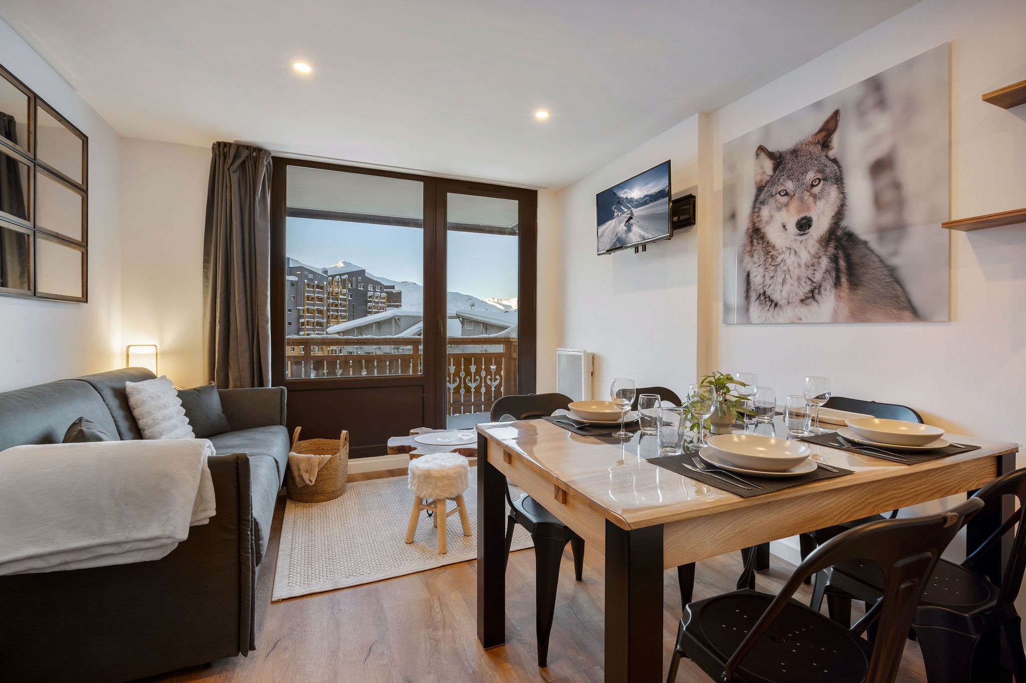 Ski in and out Access with Alpine Balcony — Val Thorens, Auvergne-Rhône-Alpes — vacation rental