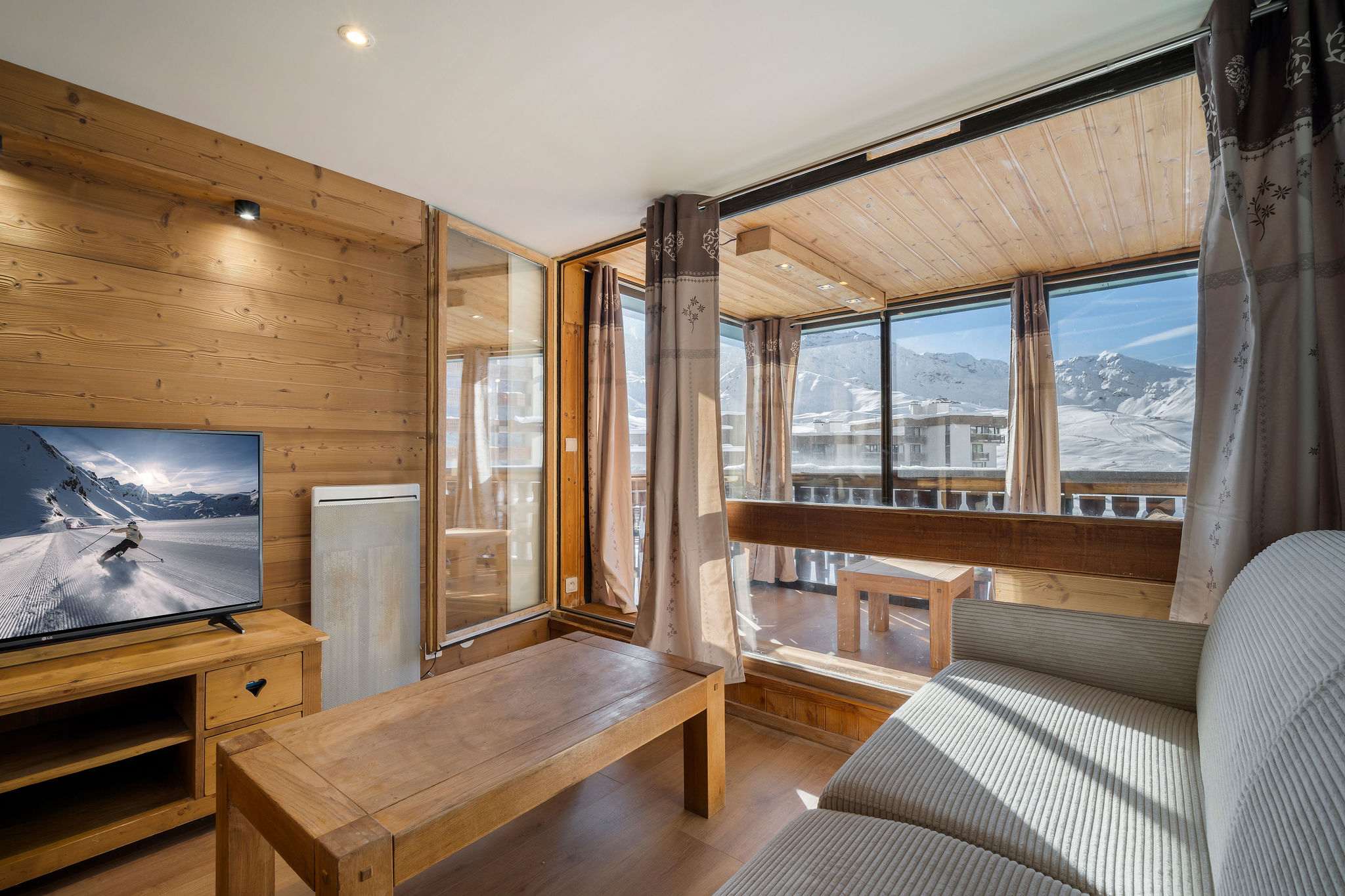 Cozy Renovated with Panoramic Mountain View Stay  — Val Thorens, Auvergne-Rhône-Alpes — vacation rental