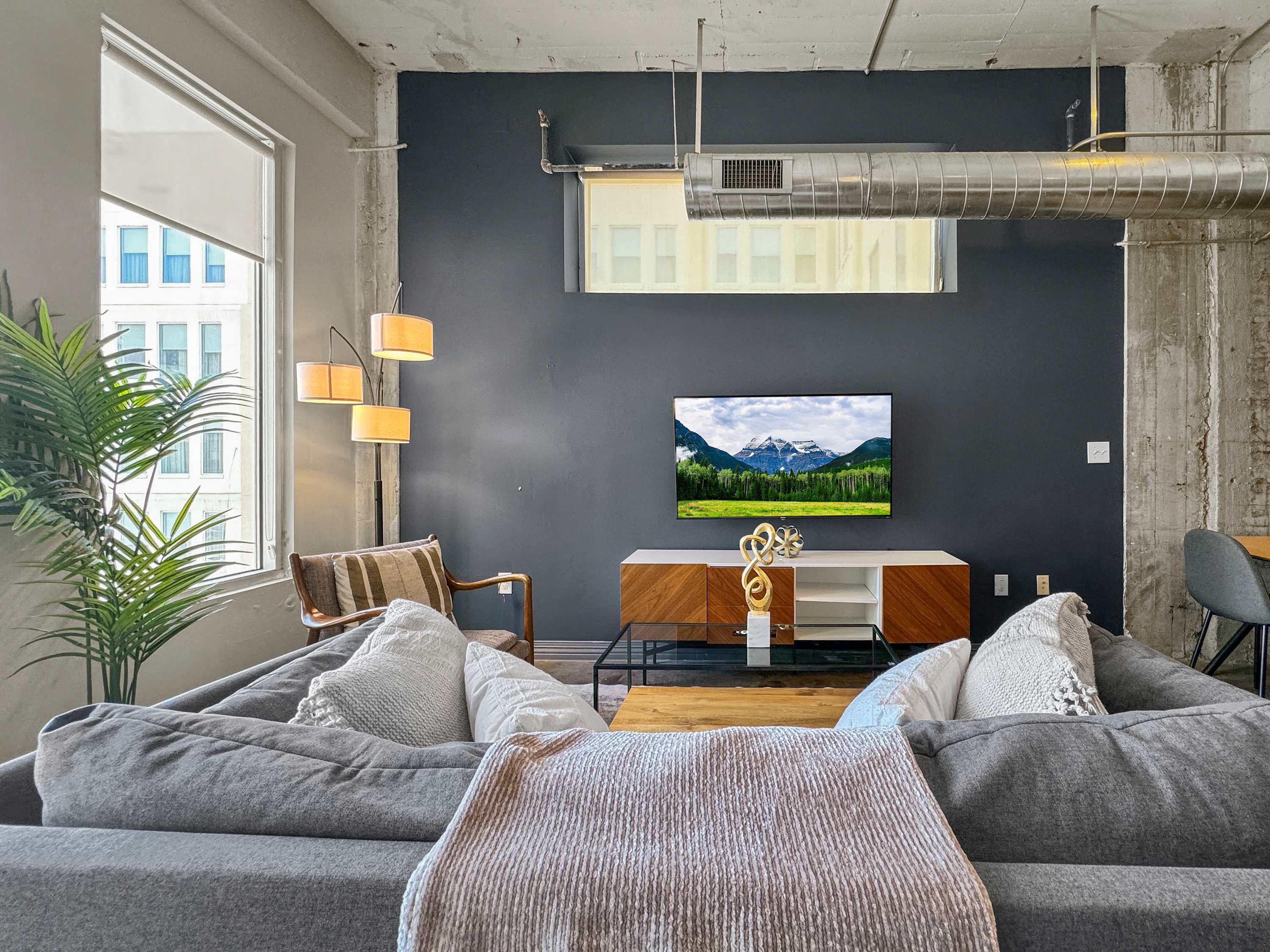 Luxury 1bd | Dt Dallas | Sleeps 12 | Valetparking - Dallas, TX