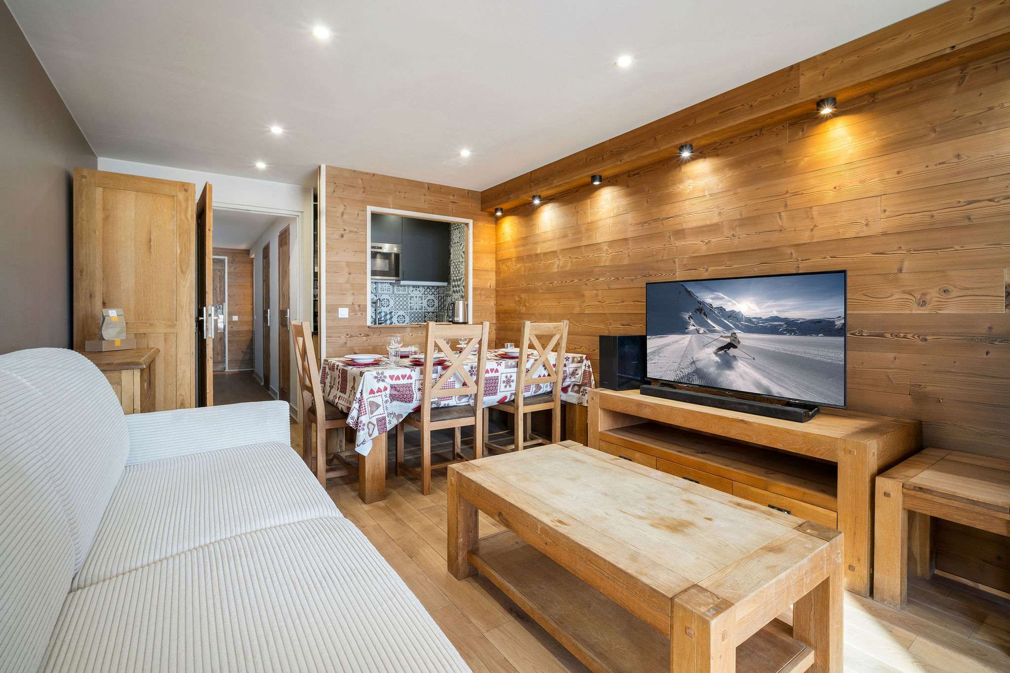Ski in and out Bright Alpine Flat with Mountain views — Val Thorens, Auvergne-Rhône-Alpes — vacation rental