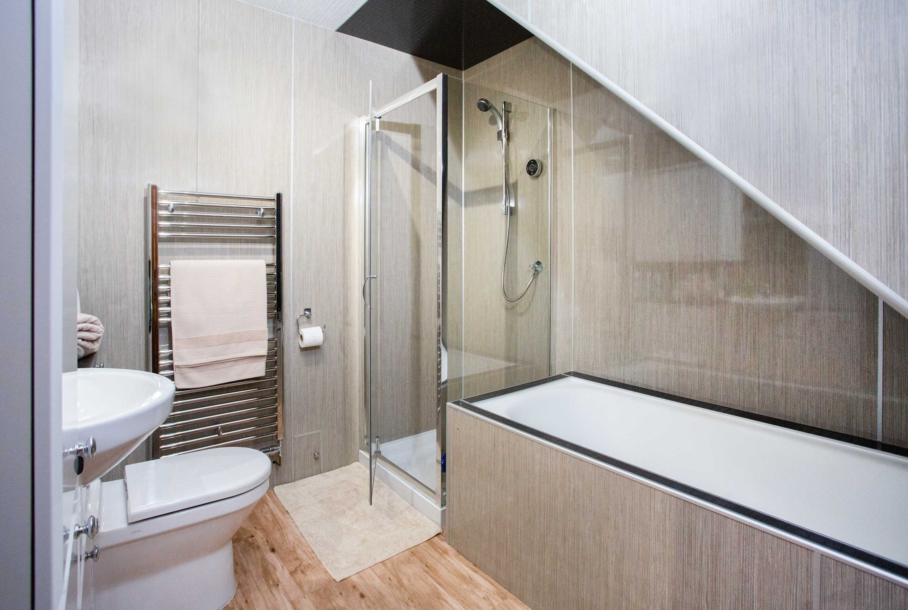 3BR Cottage w/ Garden, Free Parking for 6 Guests in 11 Dublin Cottages IV17 0YG - Property image 14 - VivreStays