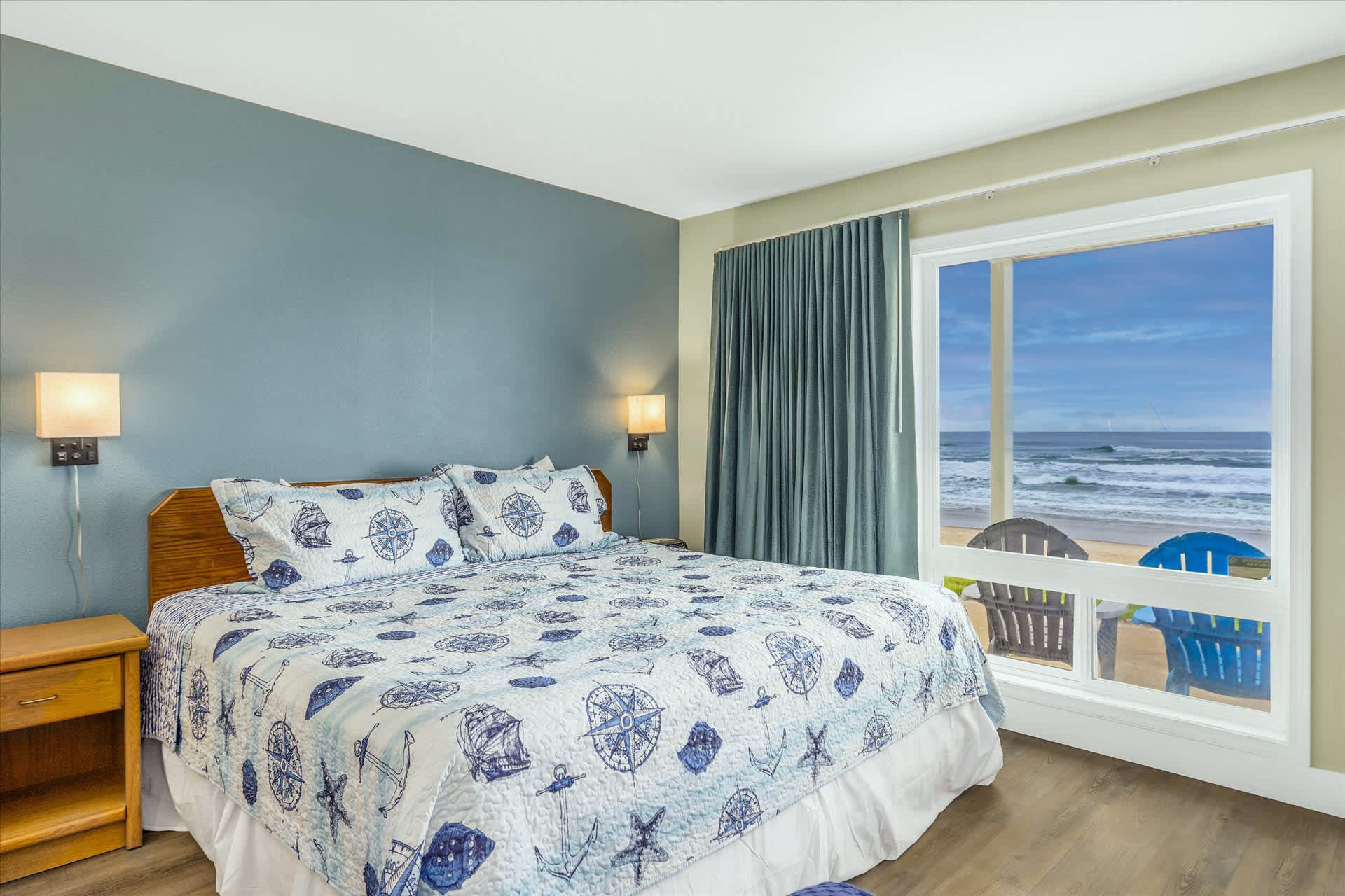 Ground Floor Oceanfront Studio With Beach Access