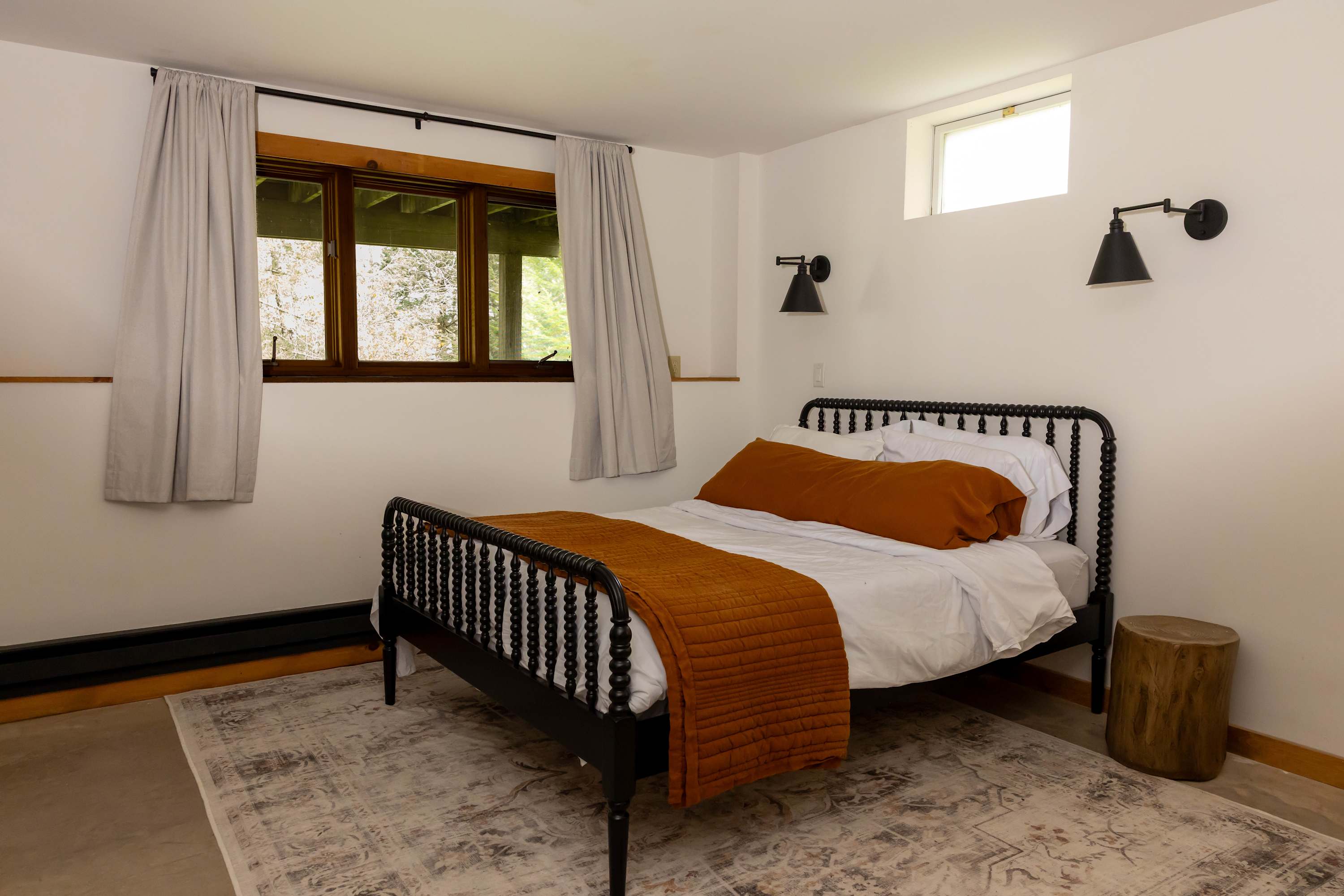 3BR Chalet: Deck, Fire Pit, Gazebo, Forest Views