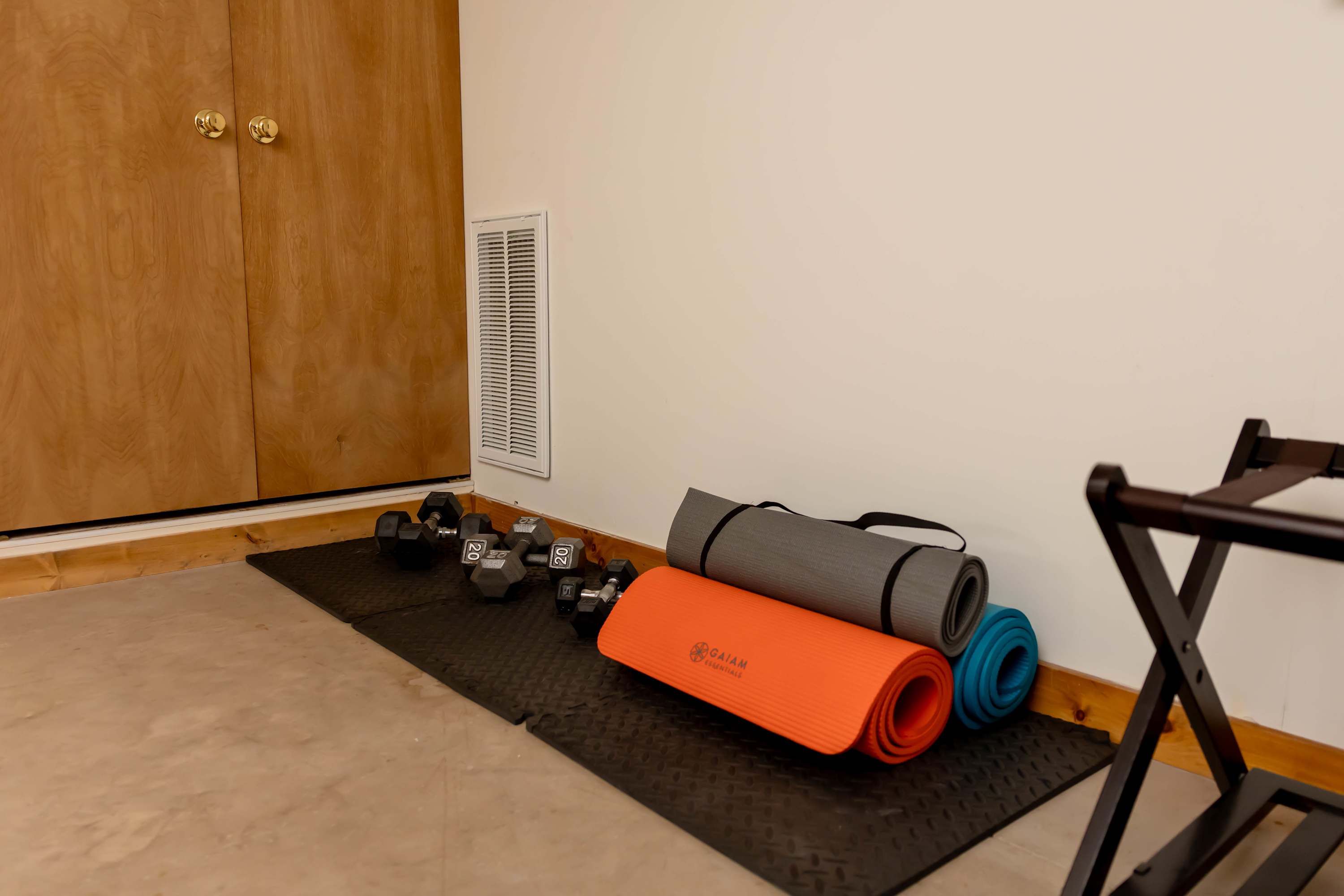 3BR Chalet: Deck, Fire Pit, Gazebo, Forest Views