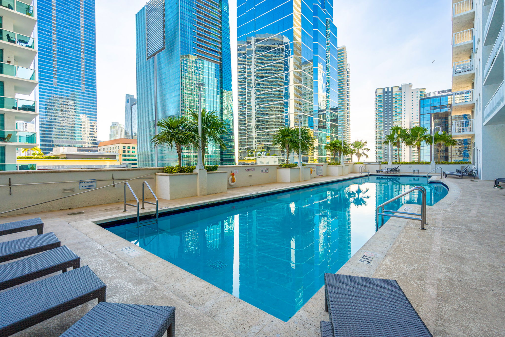 Luxury Penthouse / Balcony Bed / Bay & City Views