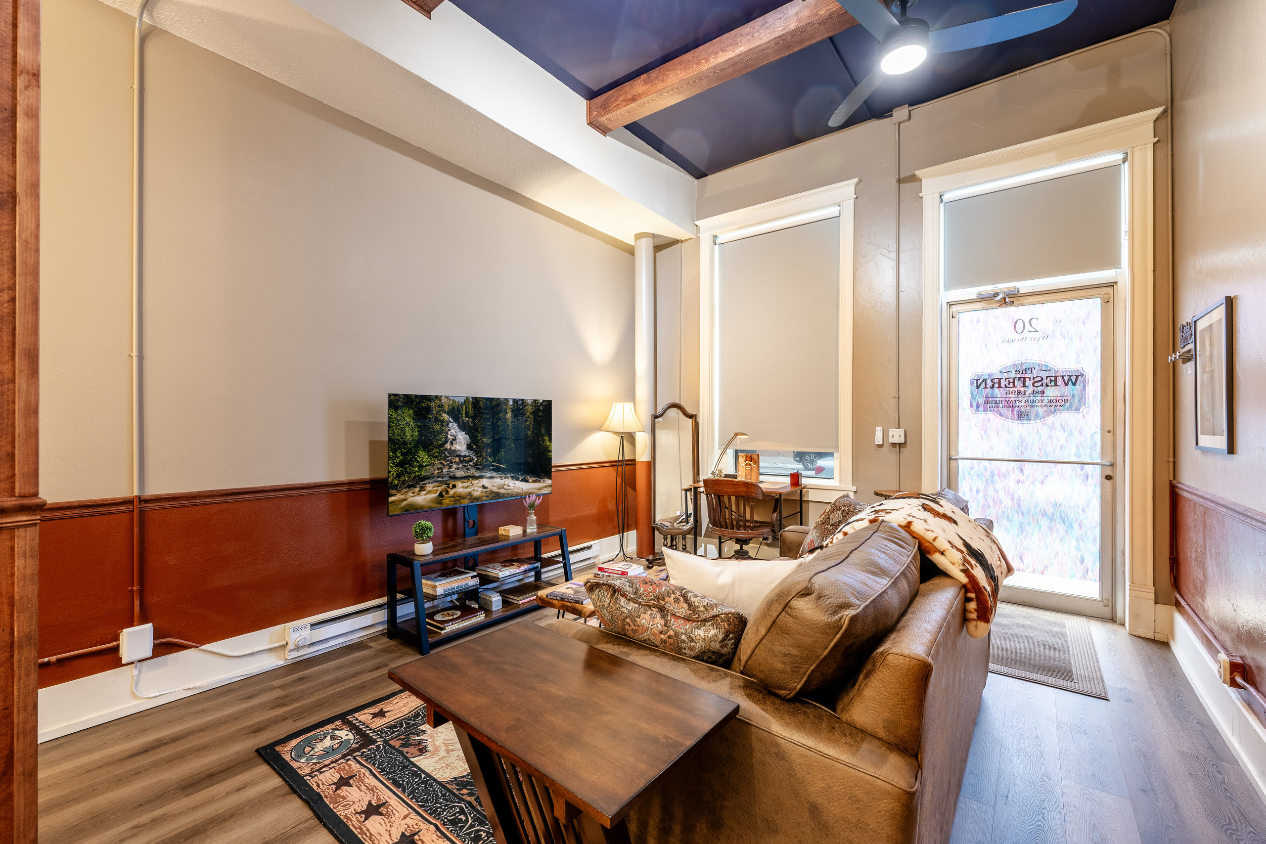Buffalo Bill Hideout | Historic 1895 Western Retreat in Downtown Sheridan Wyoming | Queen Bed, Smart TV, Free Parking & EV Charger | Walkable to Main Street Shops, Dining & Nightlife — Sheridan, WY — vacation rental