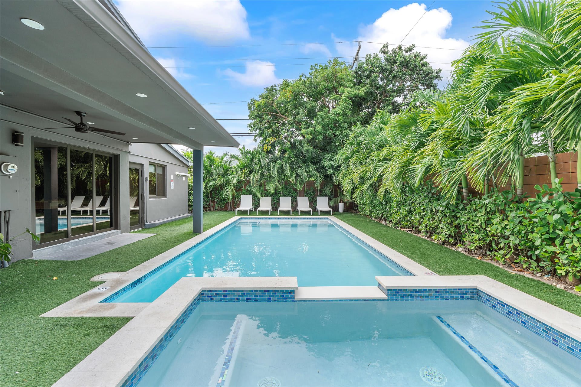 Elegant Tropical Villa 7BR, Pool & Jacuzzi — Miami, FL — vacation rental