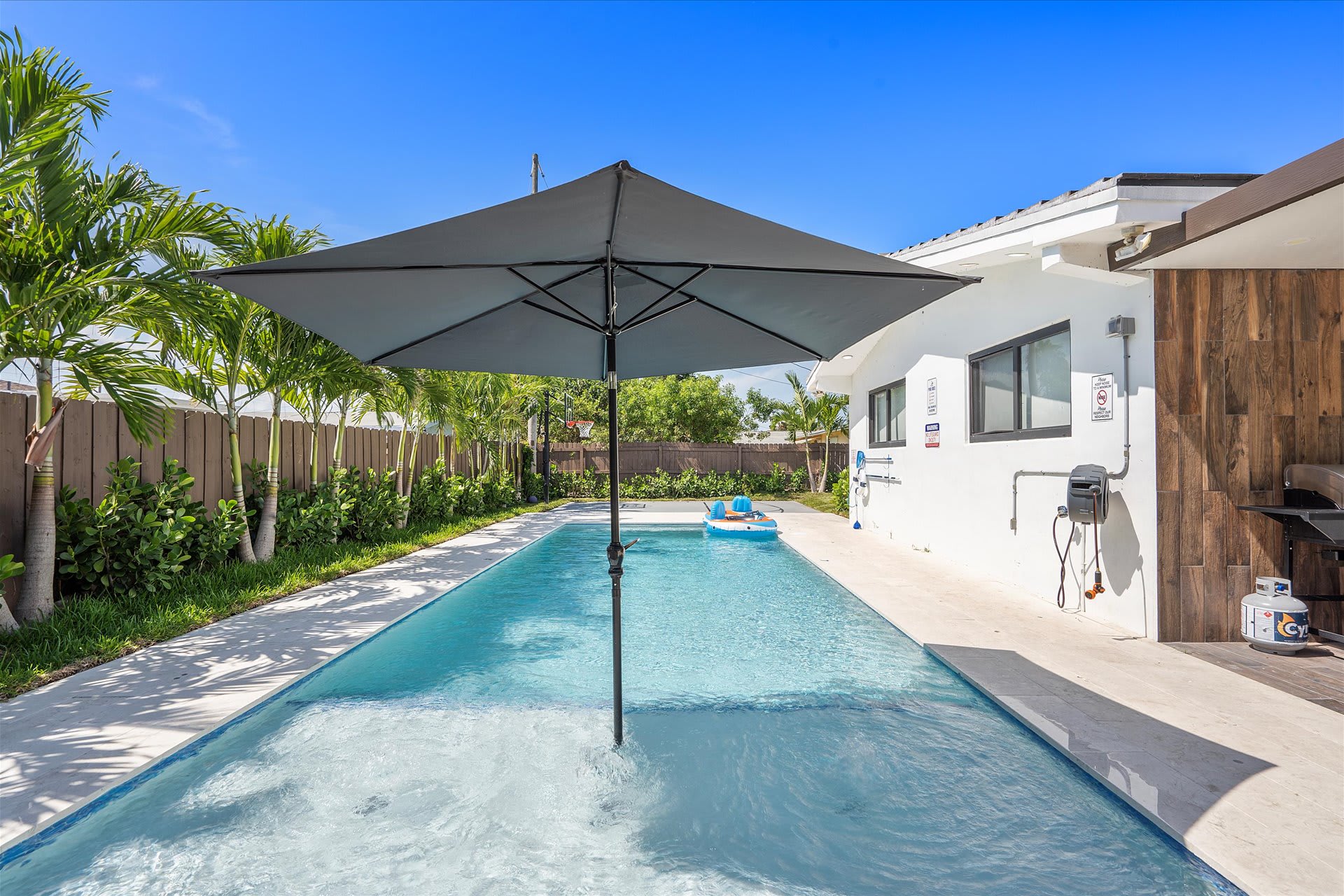 Miami 4BR Villa Heated Pool, Game & Basketball — Miami, FL — vacation rental