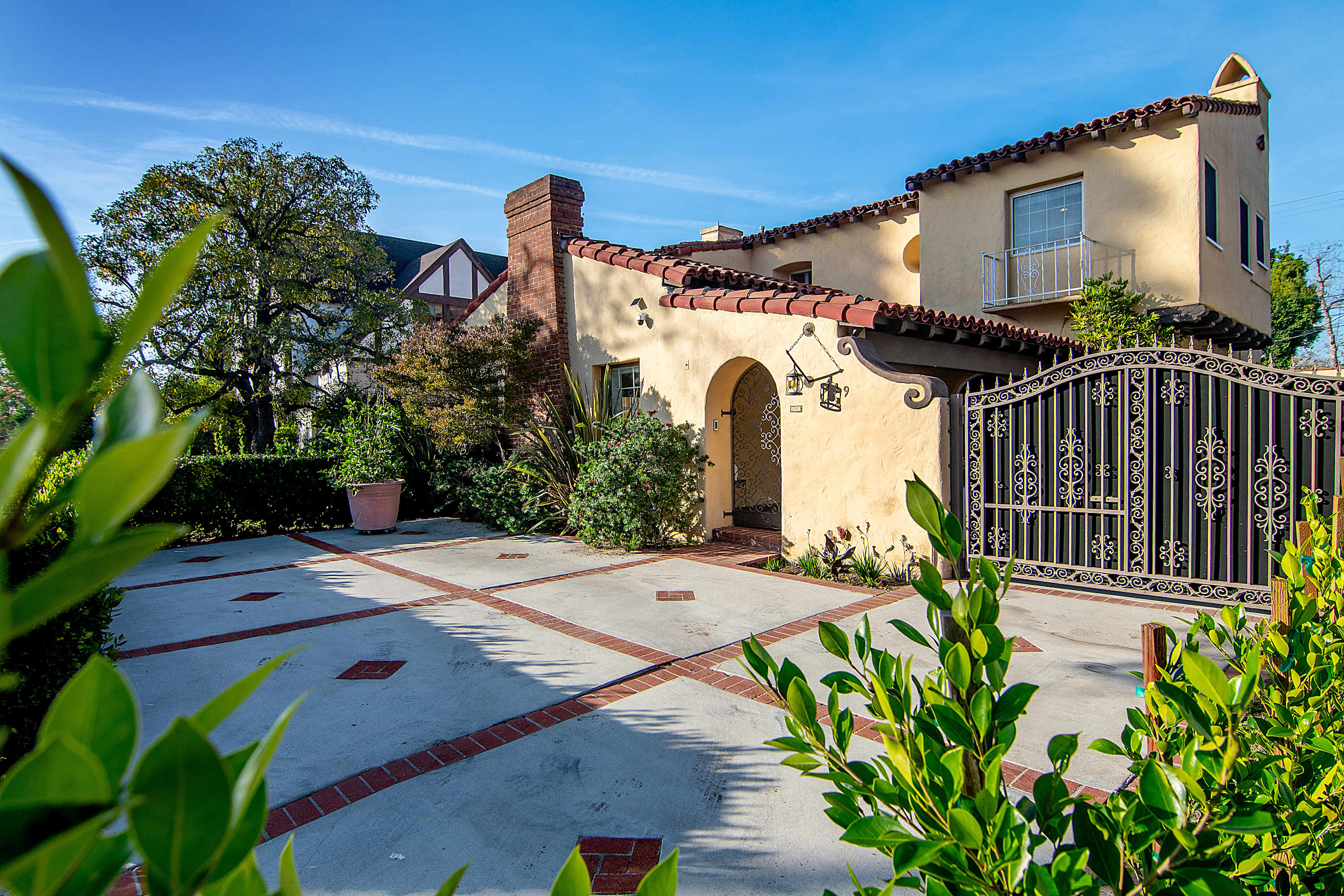 Hancock Park Spanish Home · Spacious Yard & Patio